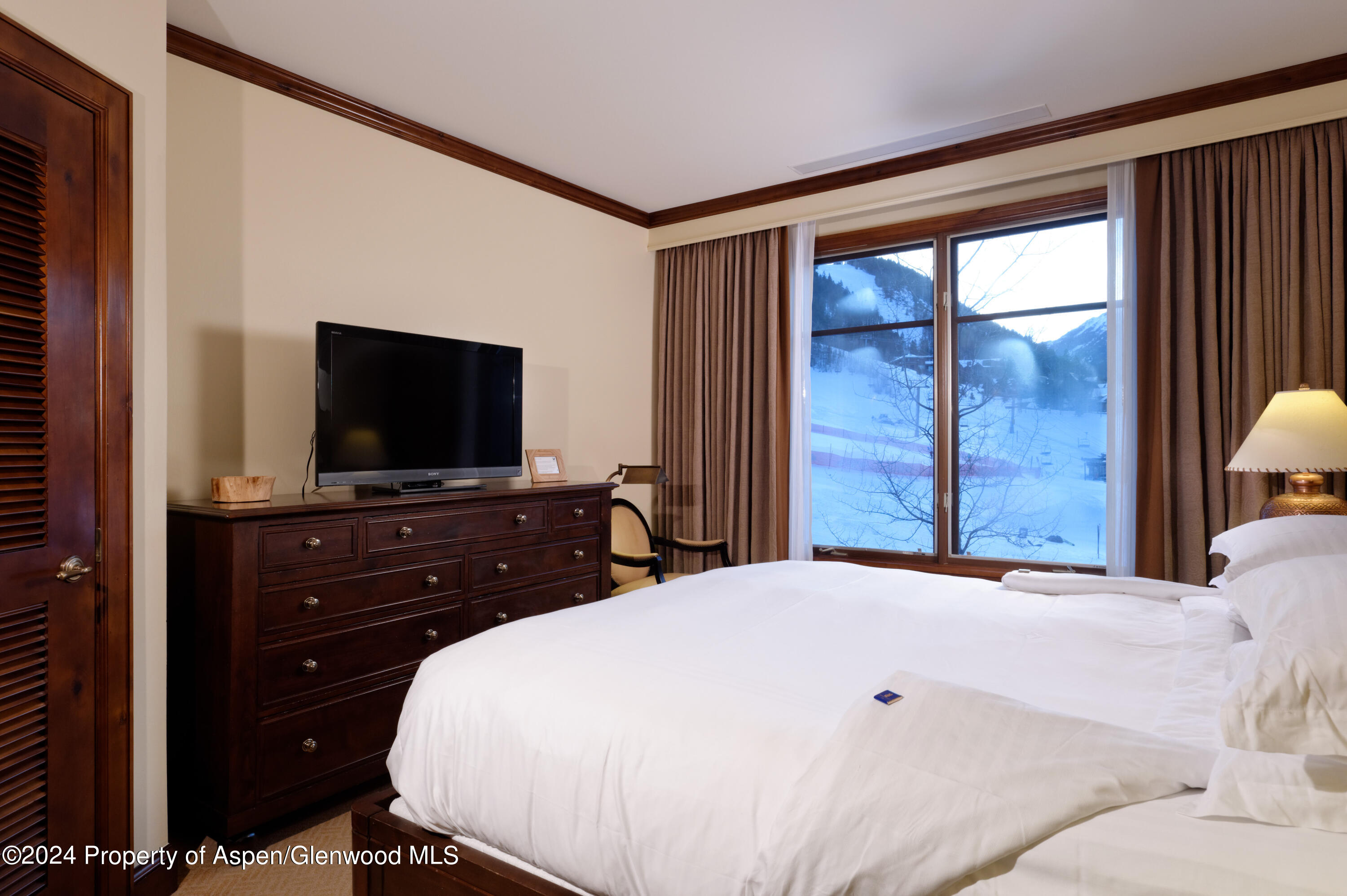 197 Prospector Road, 2205-3 Property Photo 6