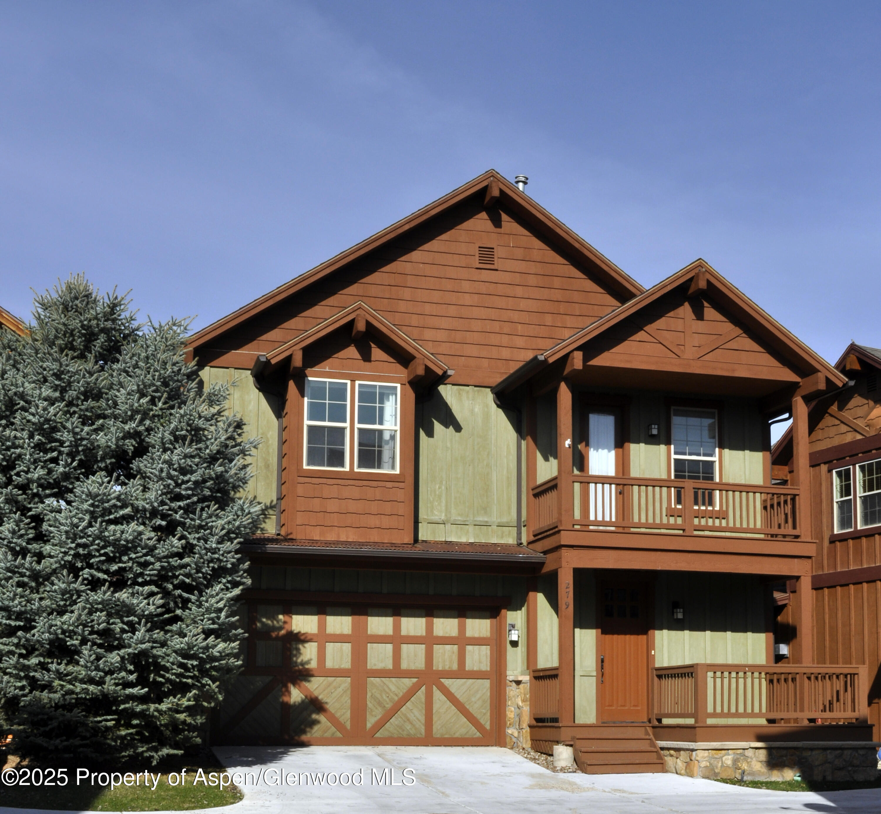 279 Whitehorse Drive Property Photo 1