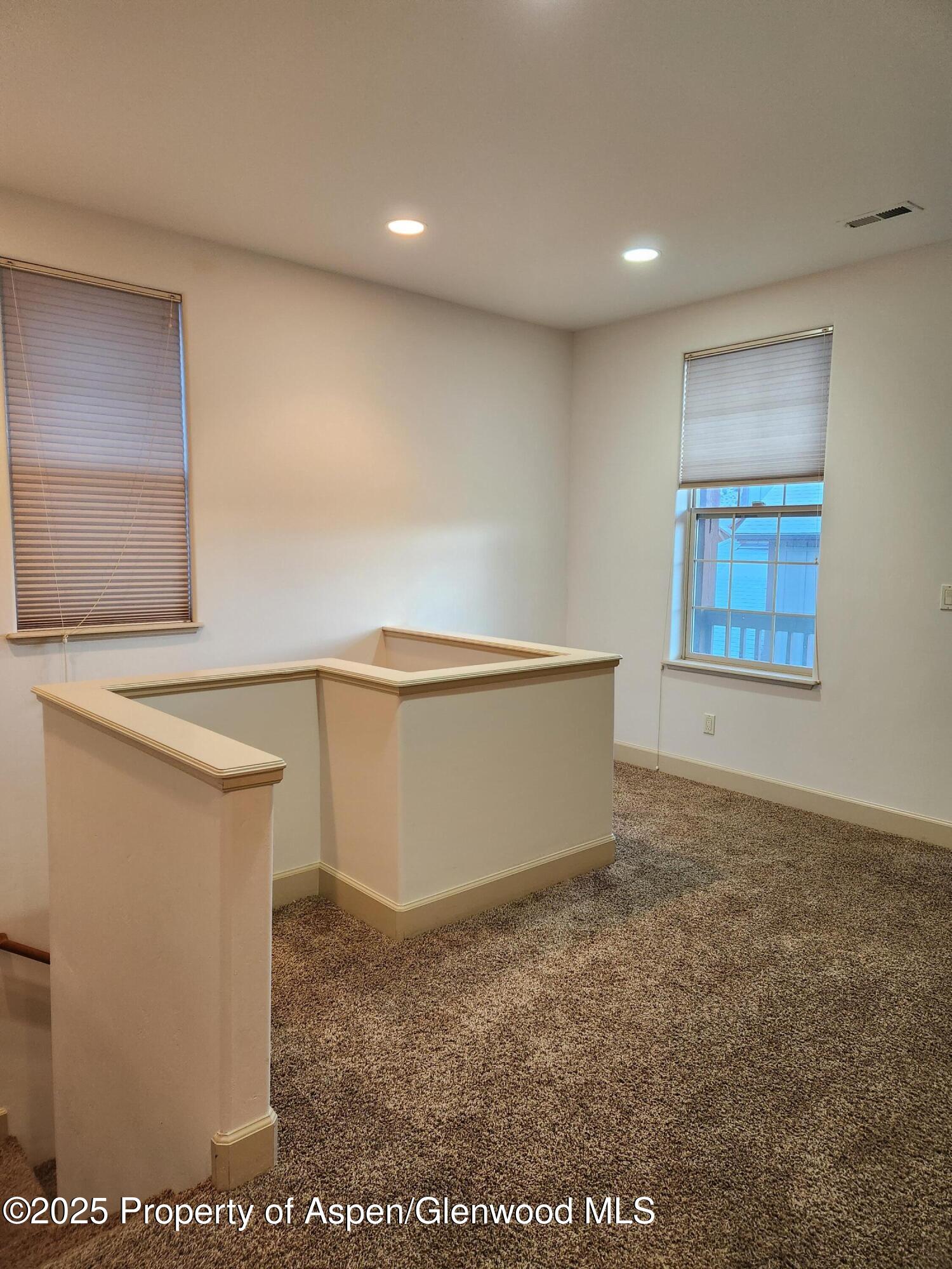 279 Whitehorse Drive Property Photo 7