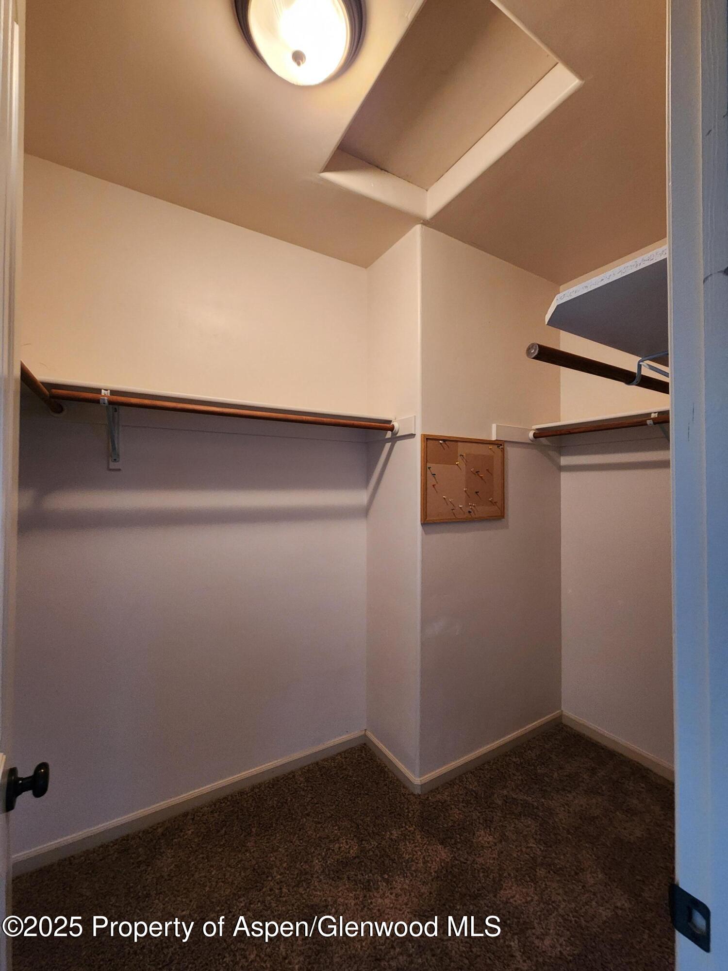 279 Whitehorse Drive Property Photo 9