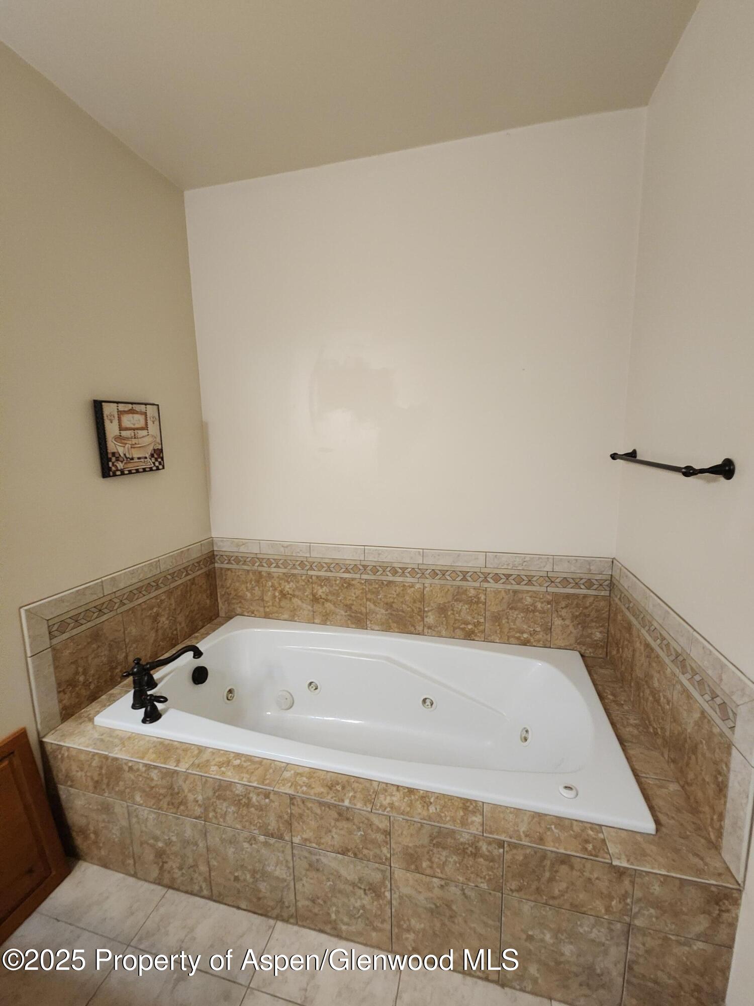 279 Whitehorse Drive Property Photo 10
