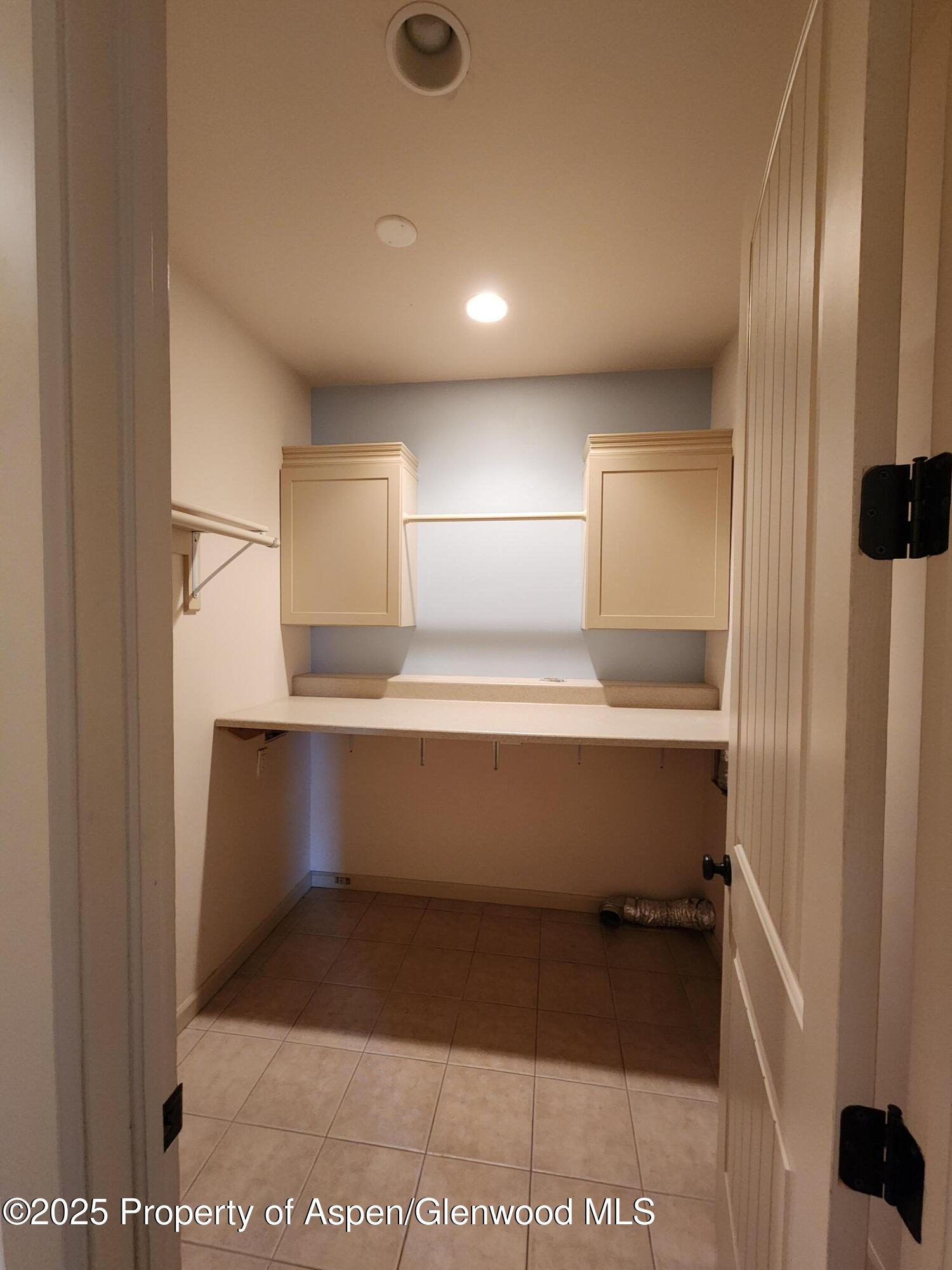 279 Whitehorse Drive Property Photo 12