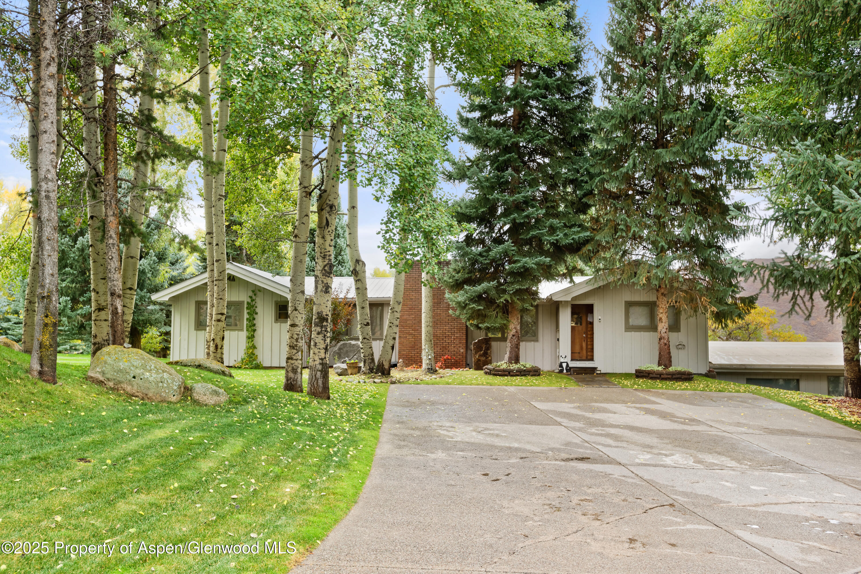 1650 Mclain Flats Road Property Photo 10
