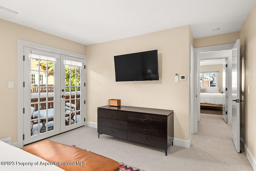 631 S Galena Street, #11 Property Photo 8