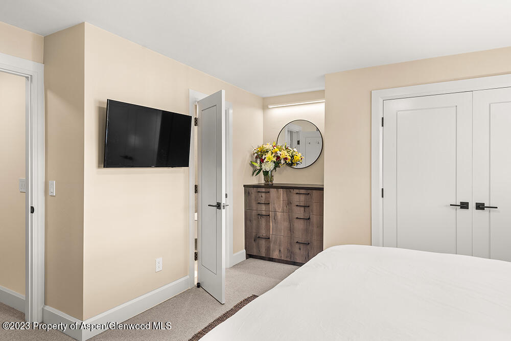 631 S Galena Street, #11 Property Photo 11