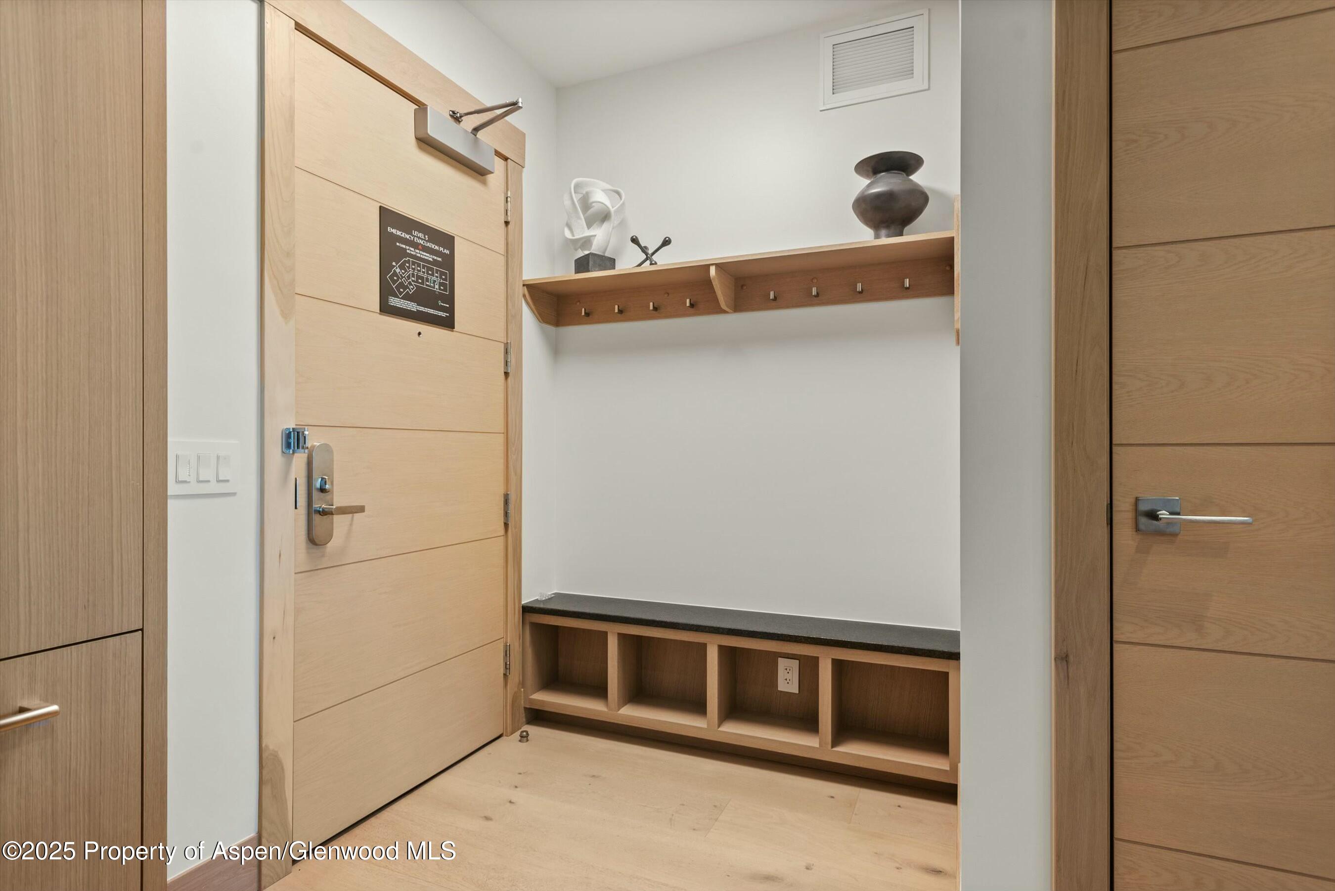 130 Wood Road, 560-562 Property Photo 13