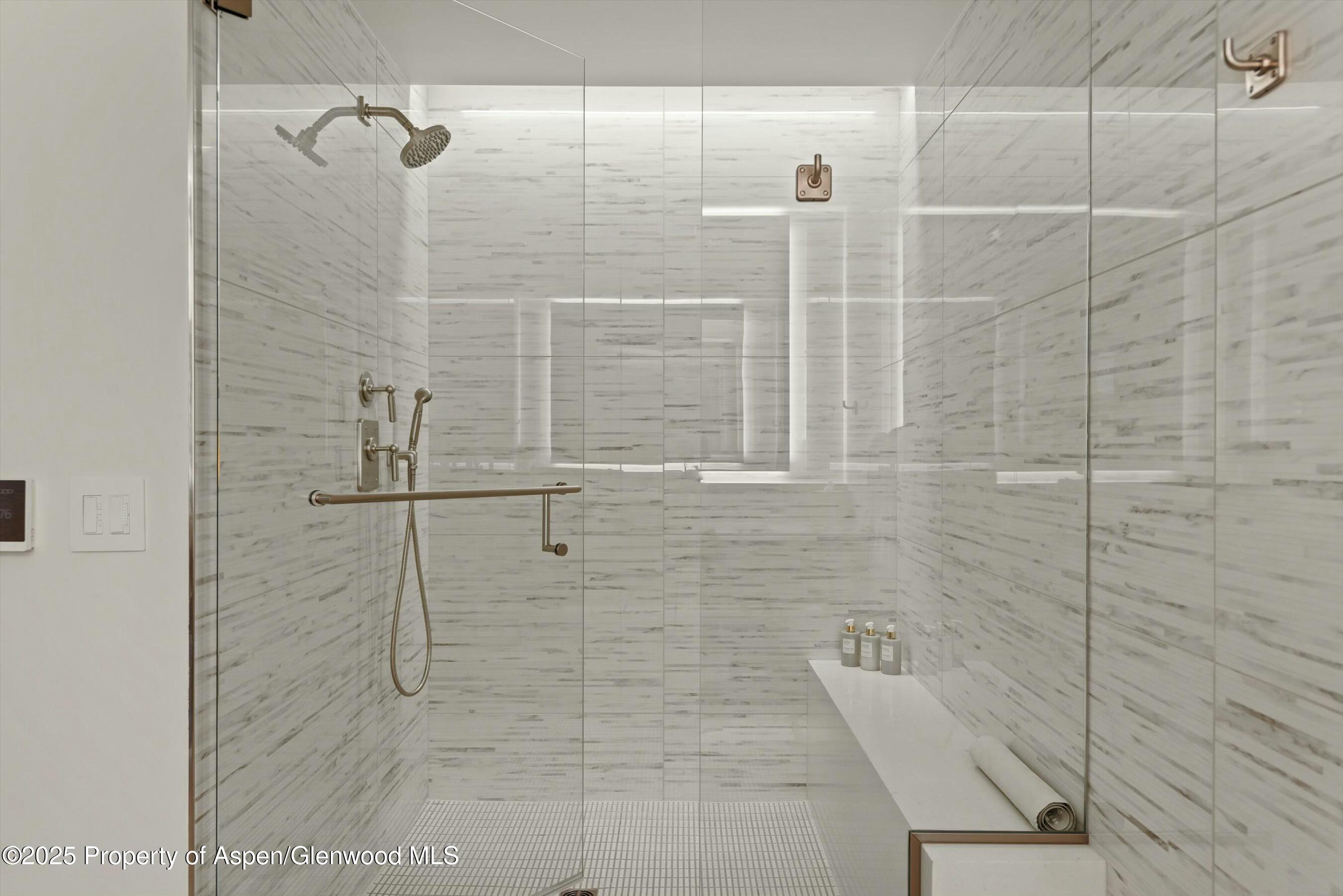 130 Wood Road, 560-562 Property Photo 16