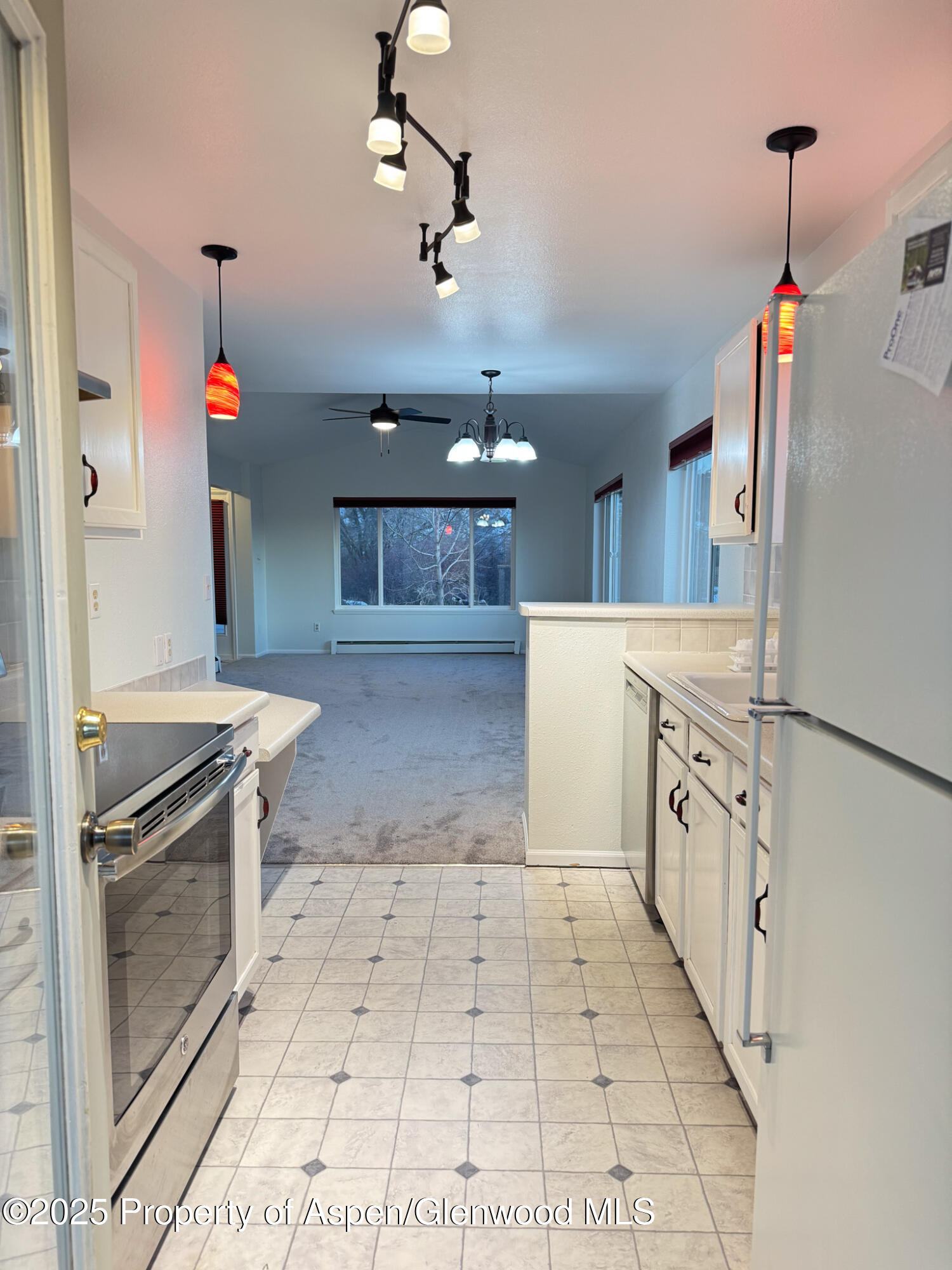 1931 Acacia Avenue Property Photo 10
