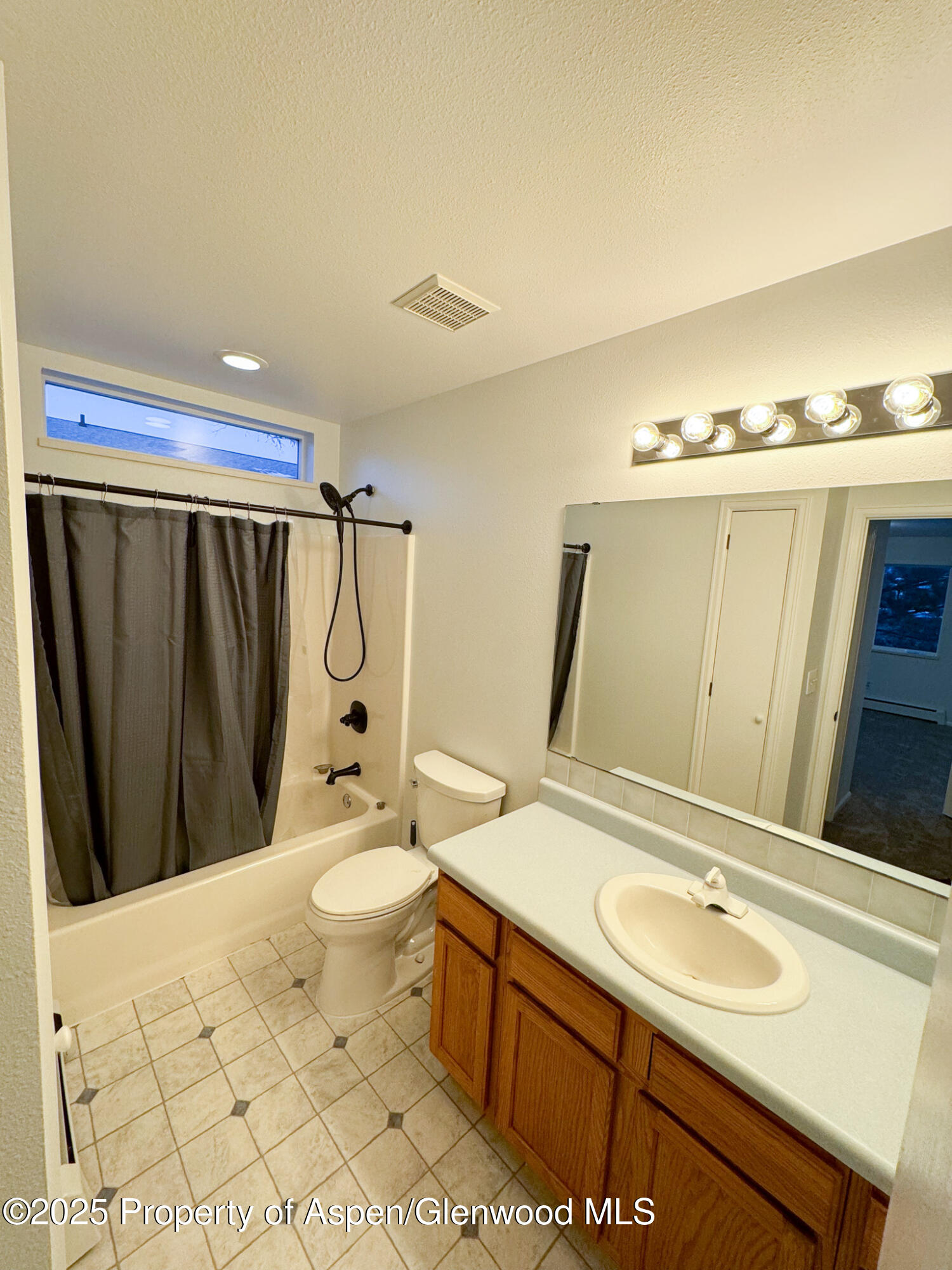 1931 Acacia Avenue Property Photo 17