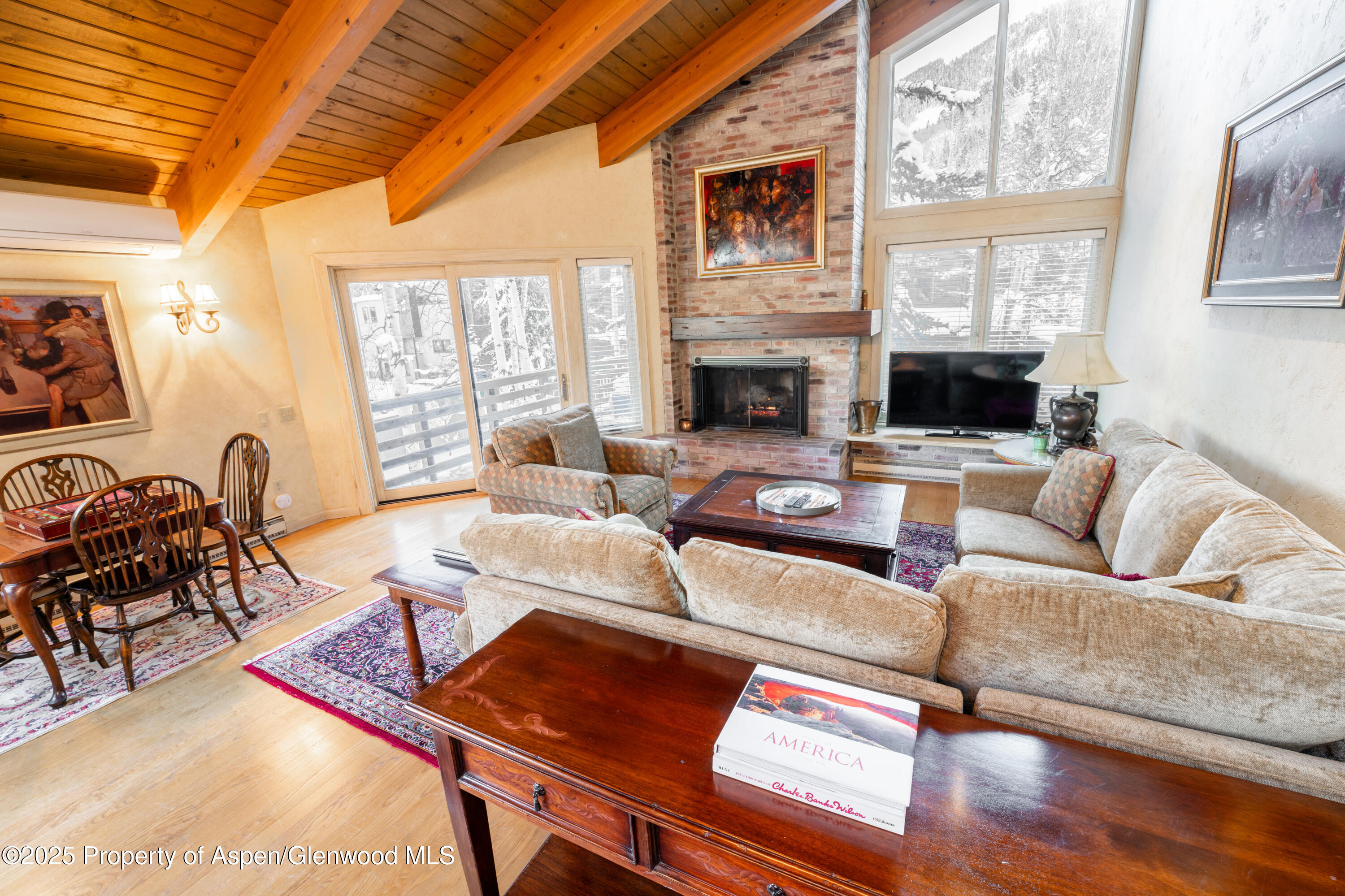 117 W Hyman, #2 Property Photo 3