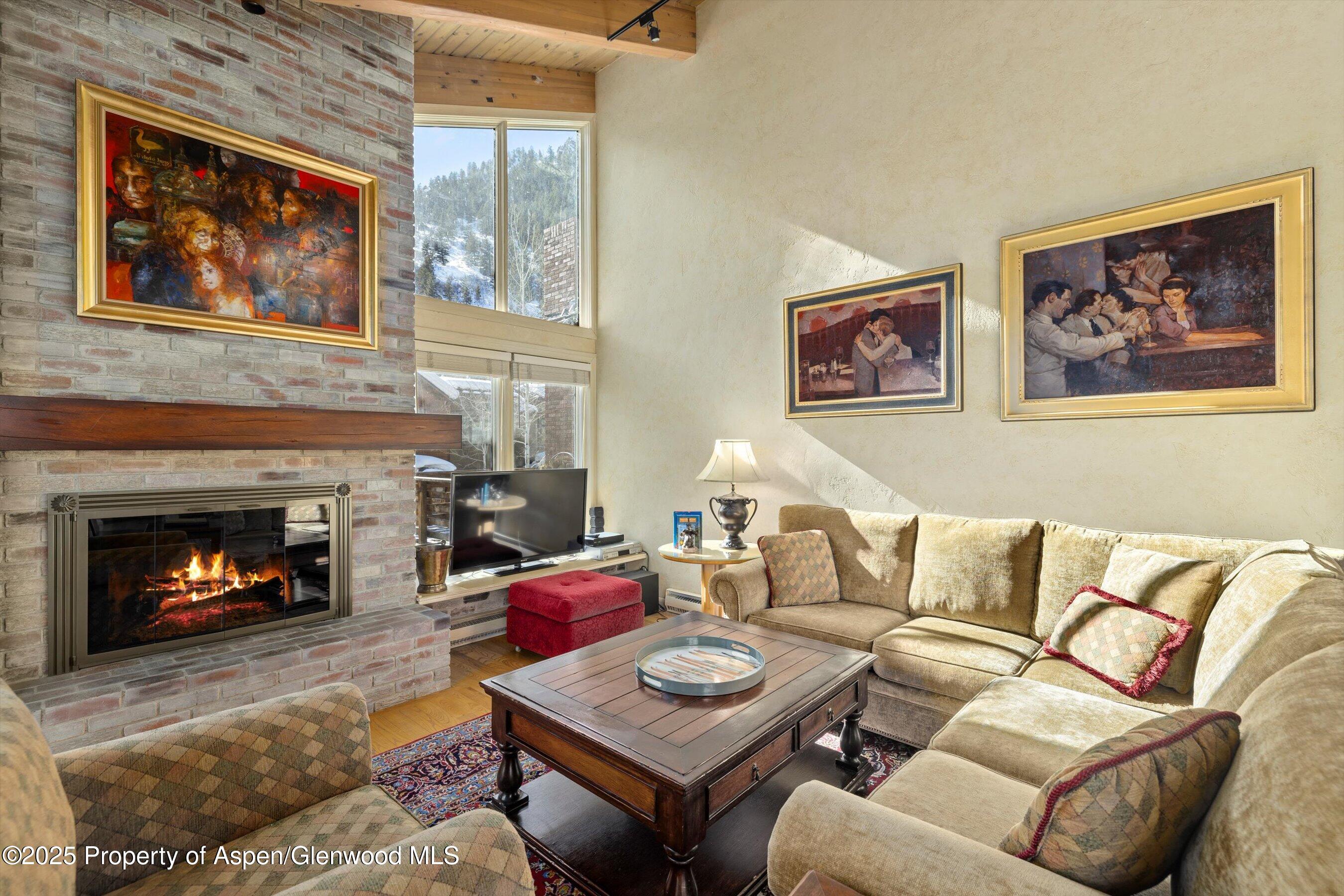 117 W Hyman, #2 Property Photo 6
