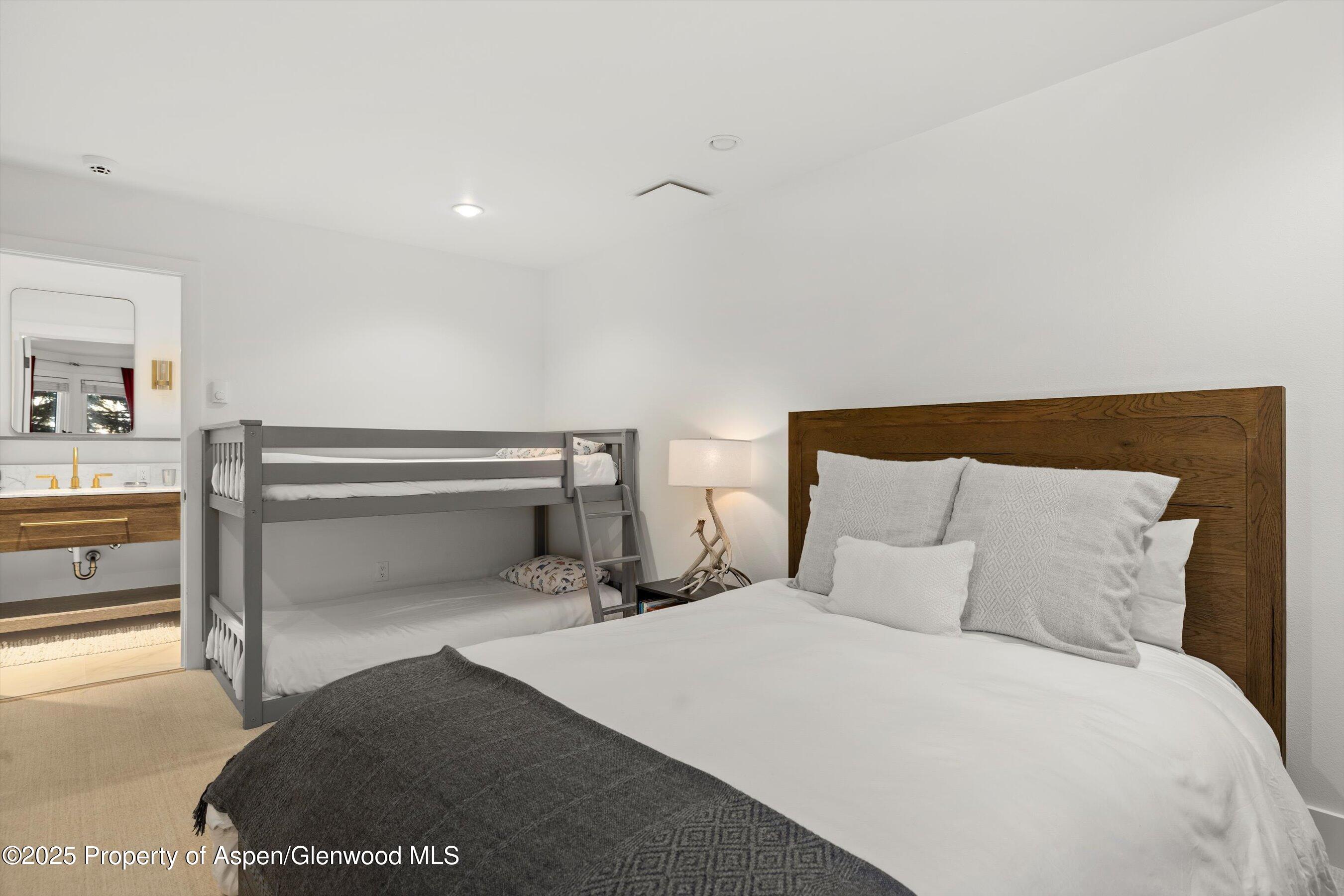 117 W Hyman #2 Property Photo 15