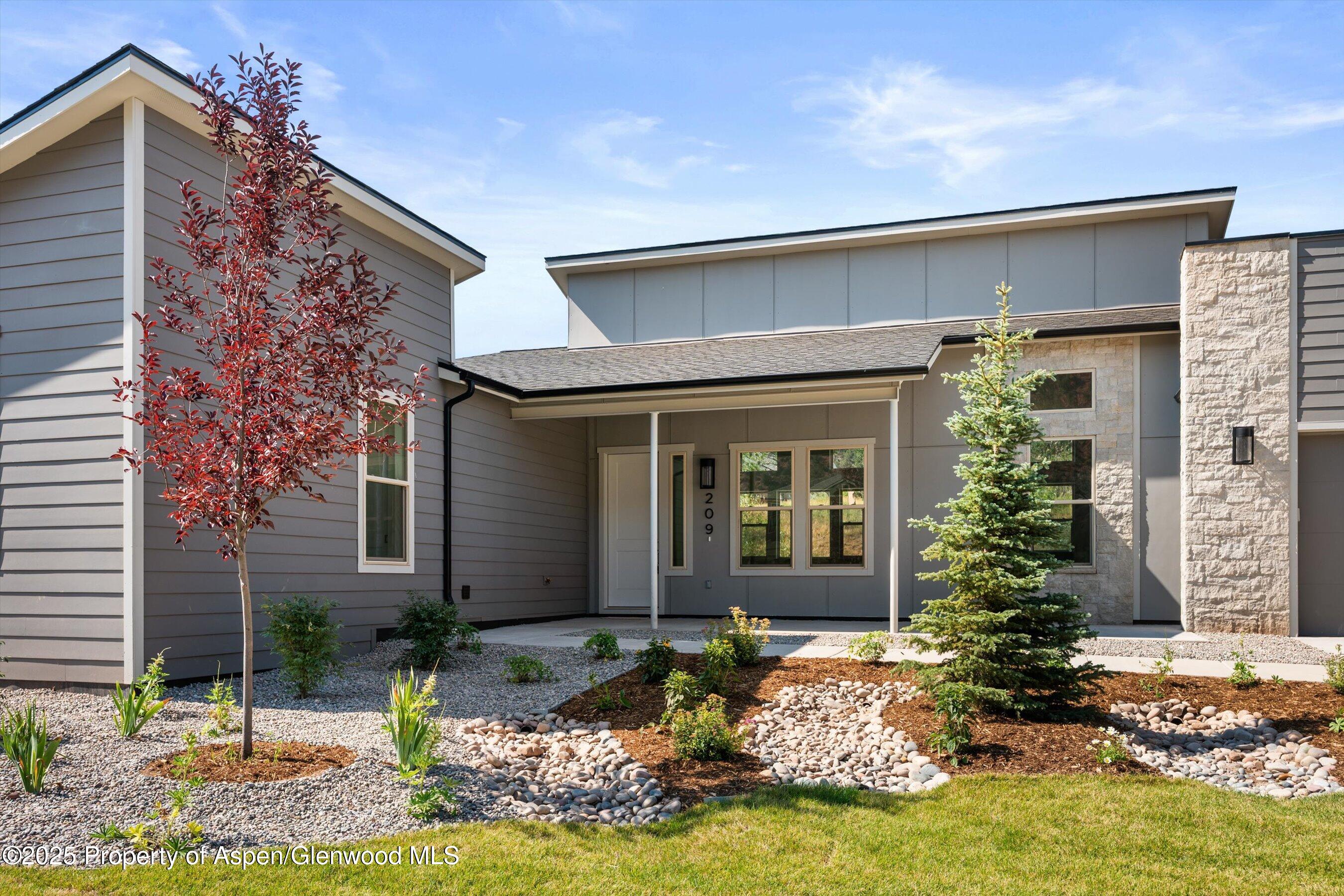 209 Blue Heron Drive Property Photo 1