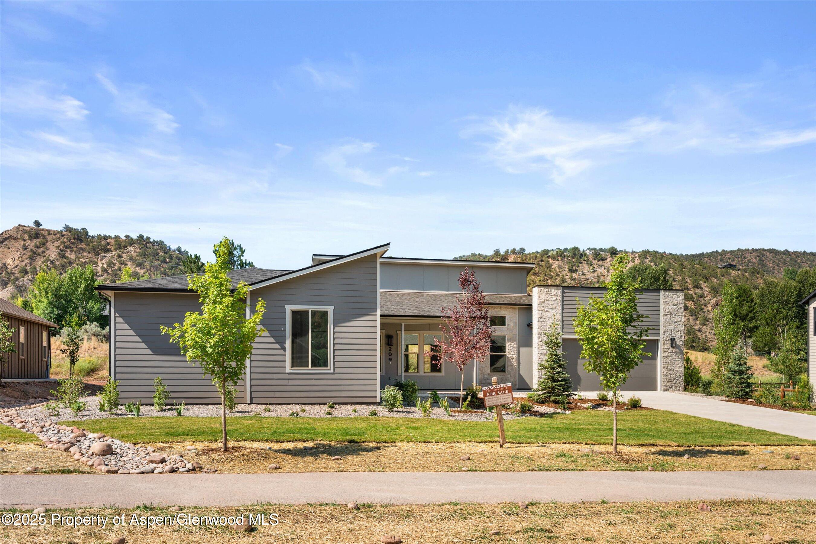 209 Blue Heron Drive Property Photo 2