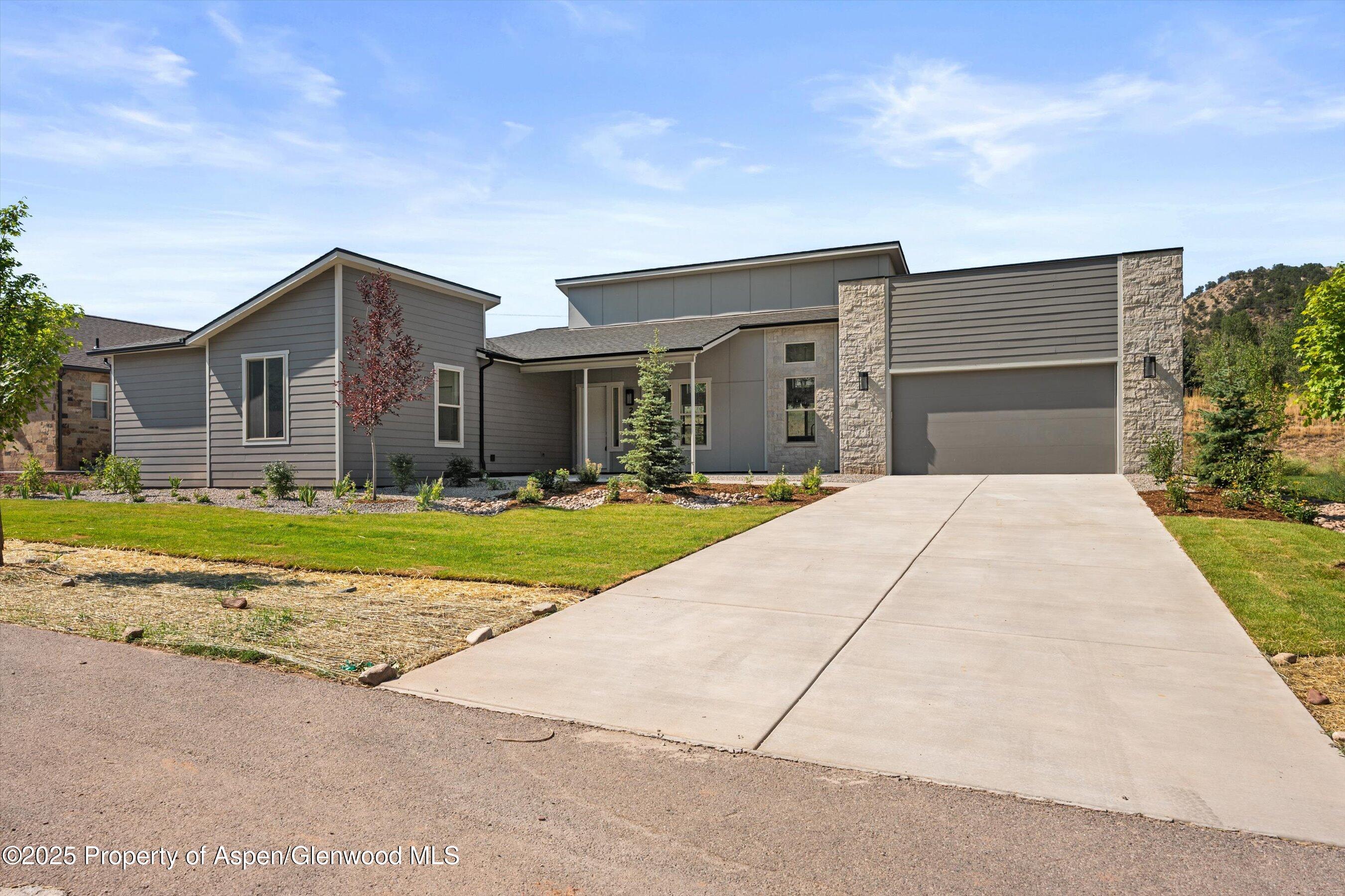 209 Blue Heron Drive Property Photo 3