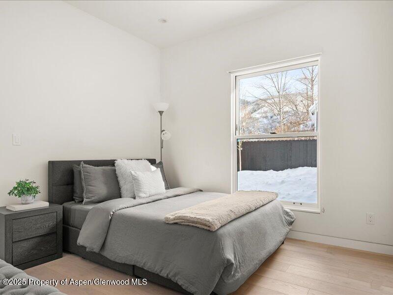 211 W Main Street, 101 Property Photo 6