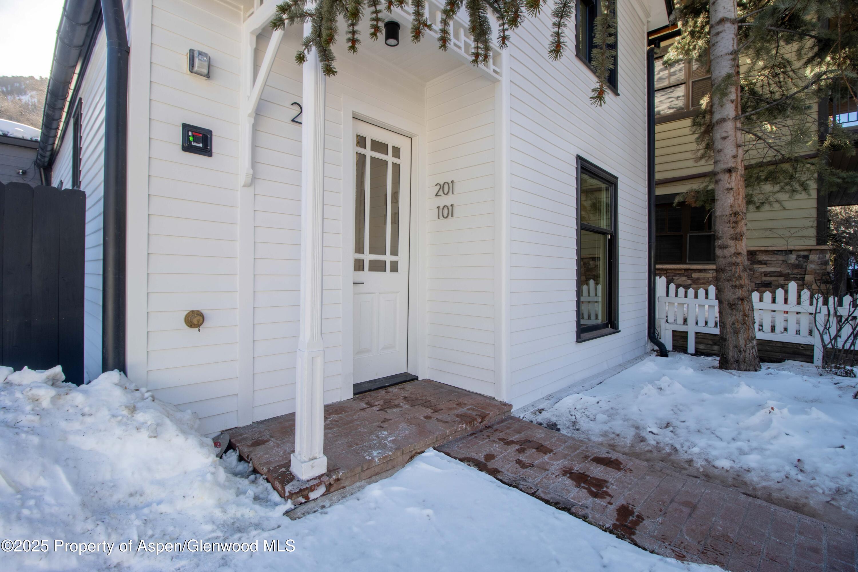 211 W Main Street 101 Property Photo 10