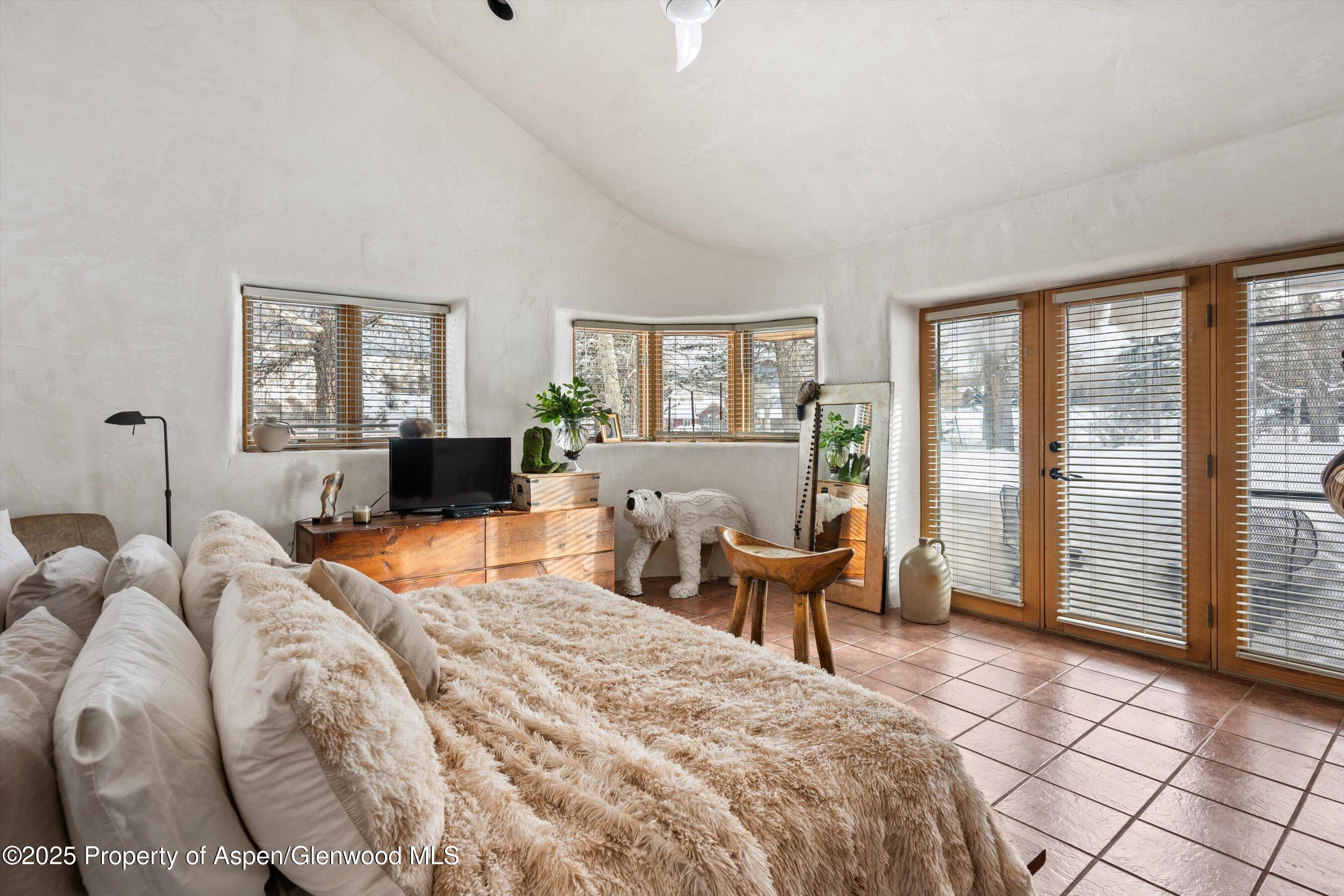 7282 Upper River Road Property Photo 15