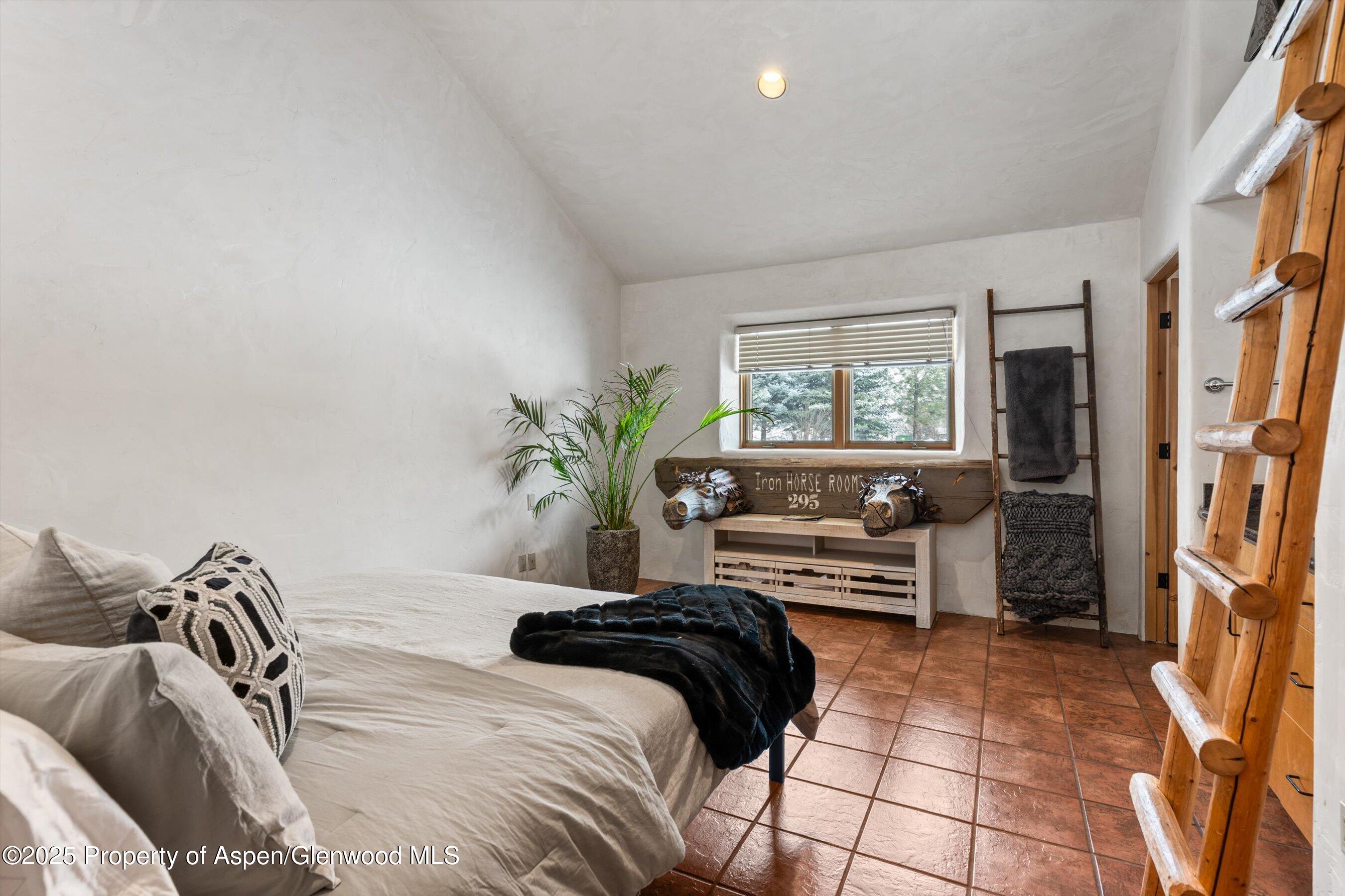 7282 Upper River Road Property Photo 17