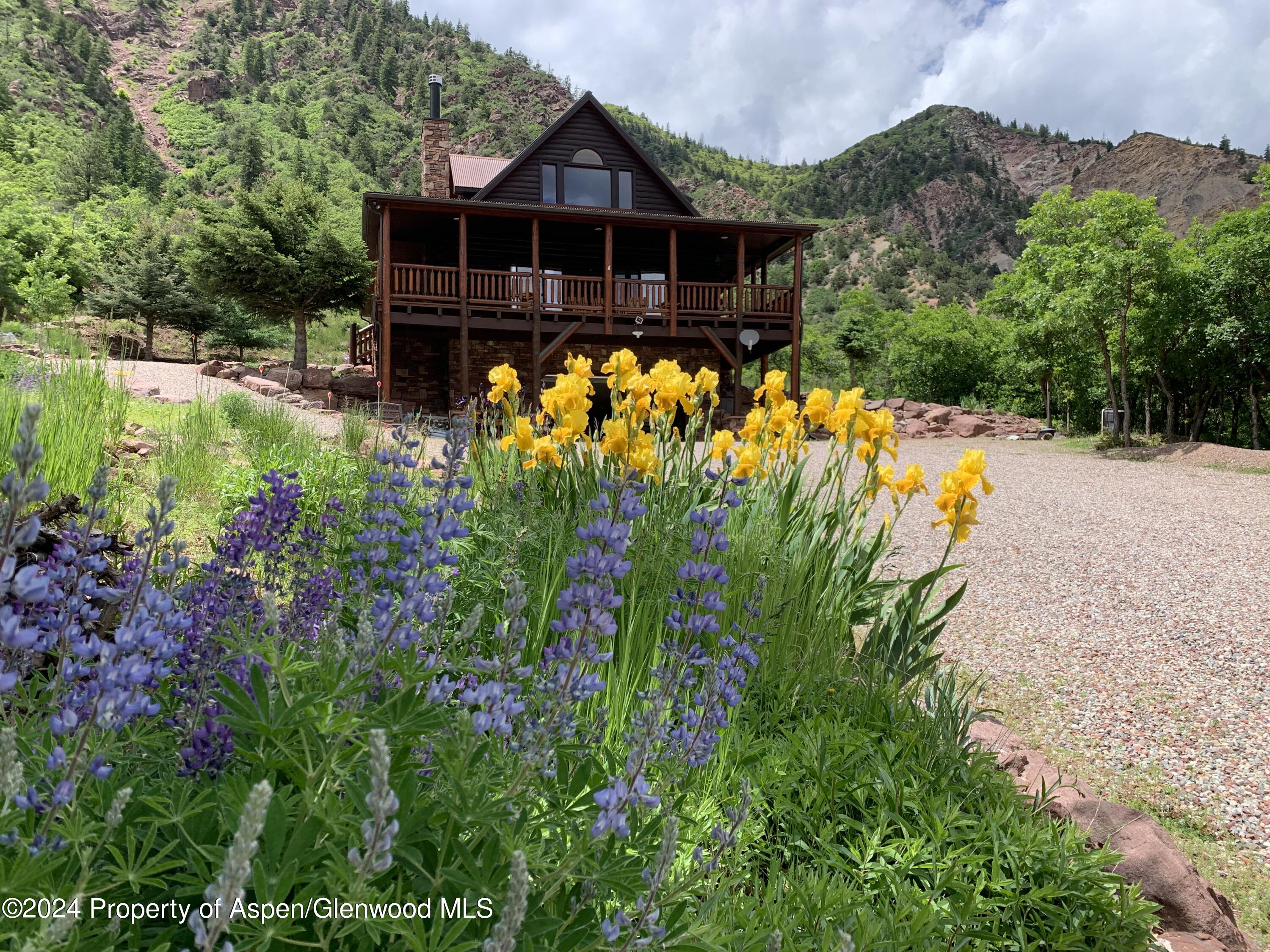 283 Cherokee Lane Property Photo 1