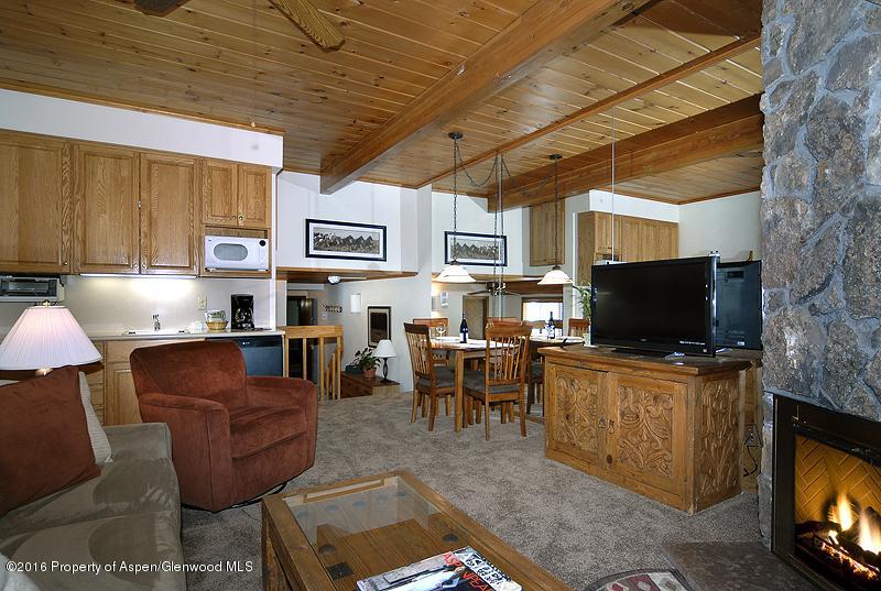 301 E Hyman Avenue, #201 (wks 14 Property Photo 7