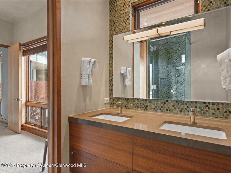 975 S Starwood Property Photo 47