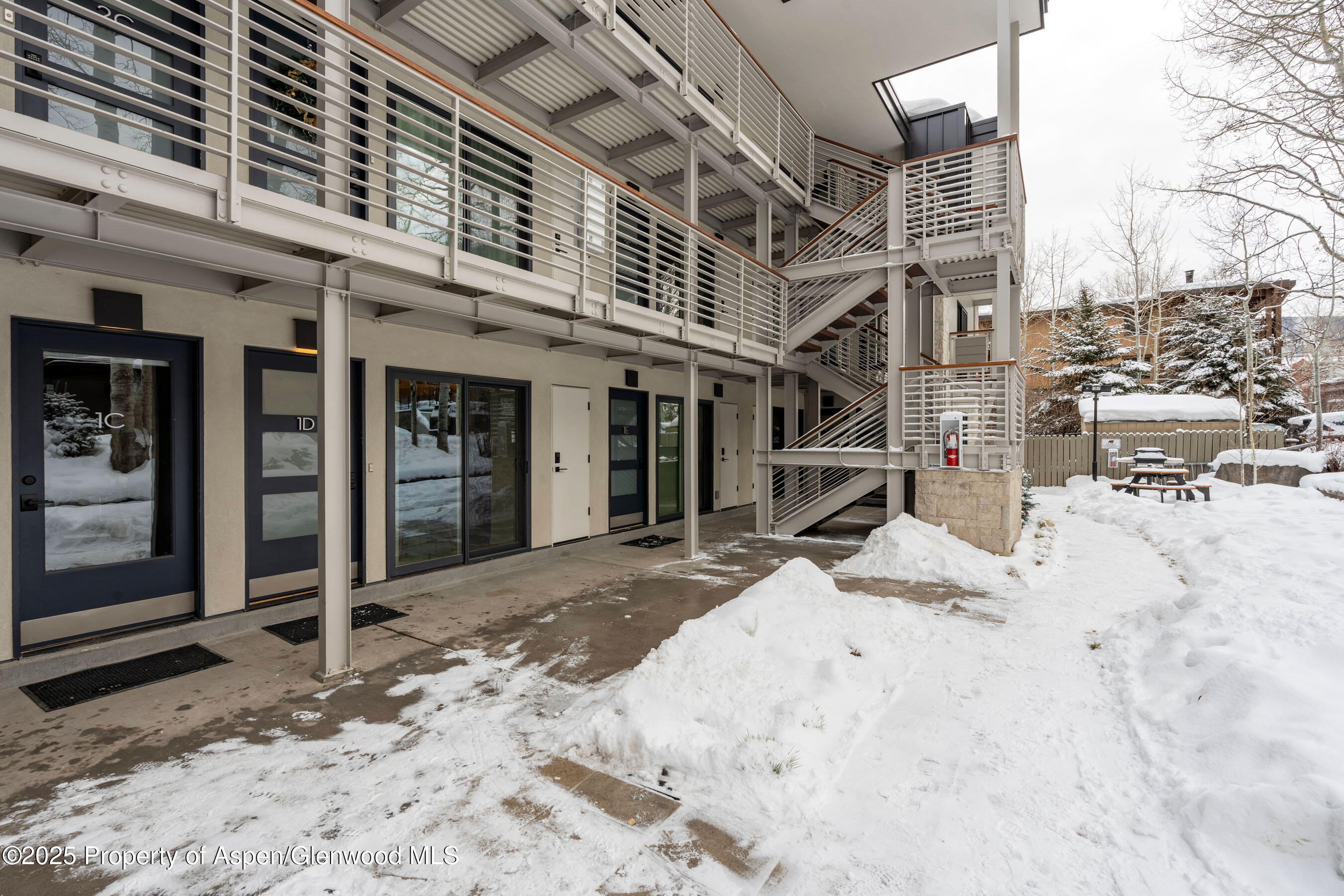 100 E Dean Street, 1d Property Photo 23