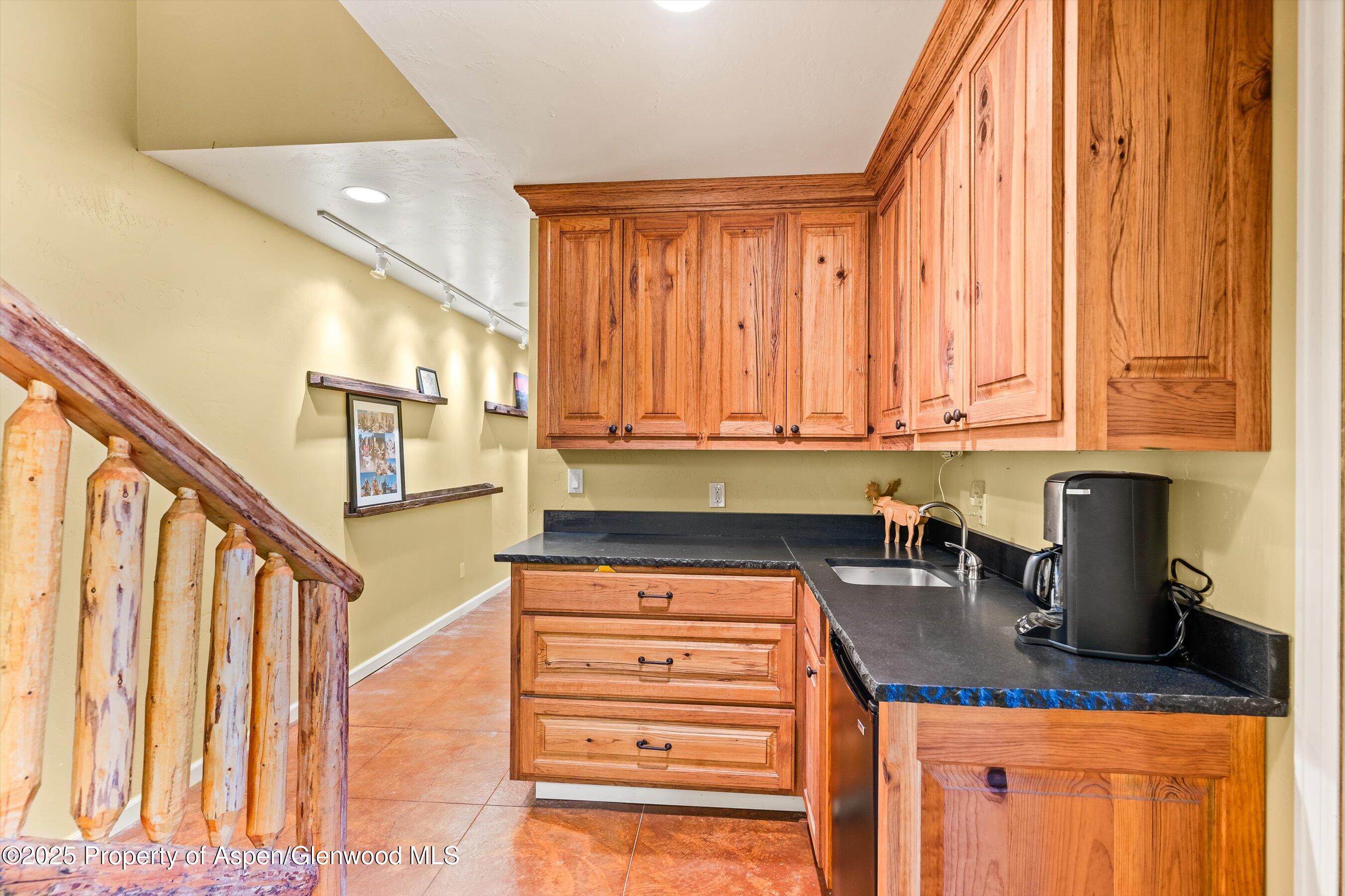 857 Indian Rock Road Property Photo 48