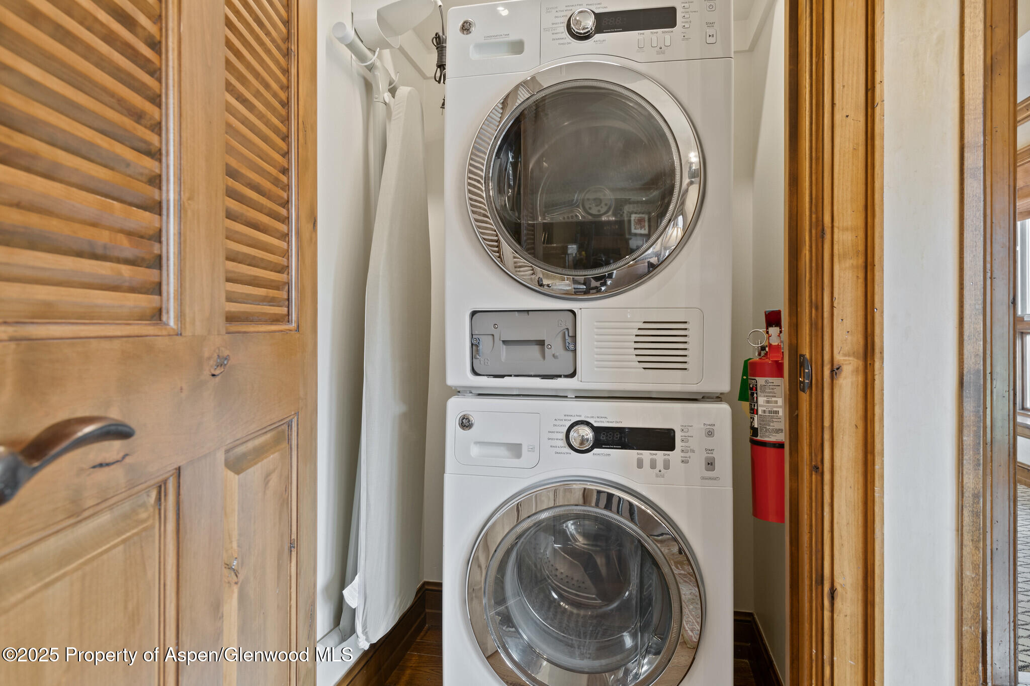 415 E Dean St, Unit 25 Property Photo 23