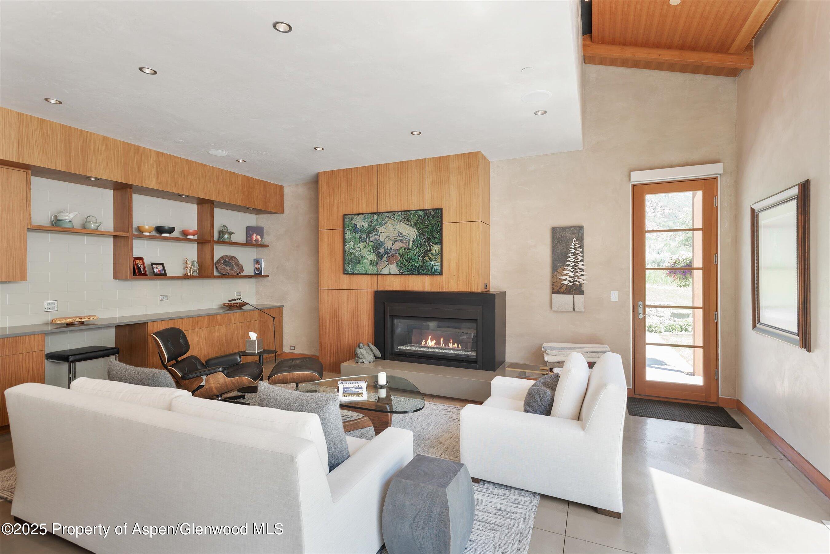2556 Lower River Road Property Photo 8