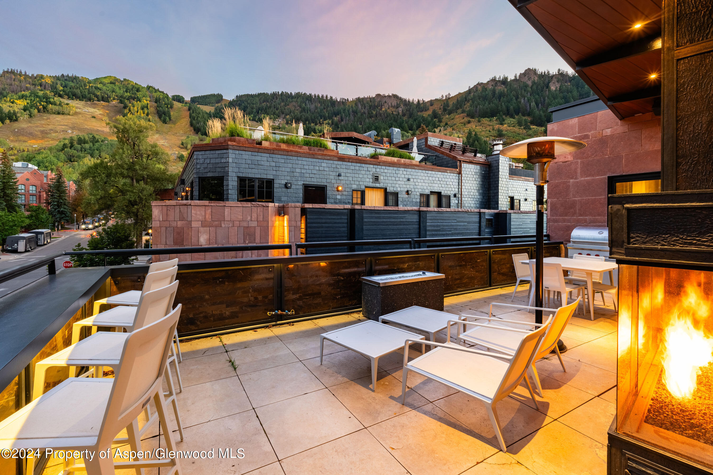 405 S Monarch P-2 Property Photo 1