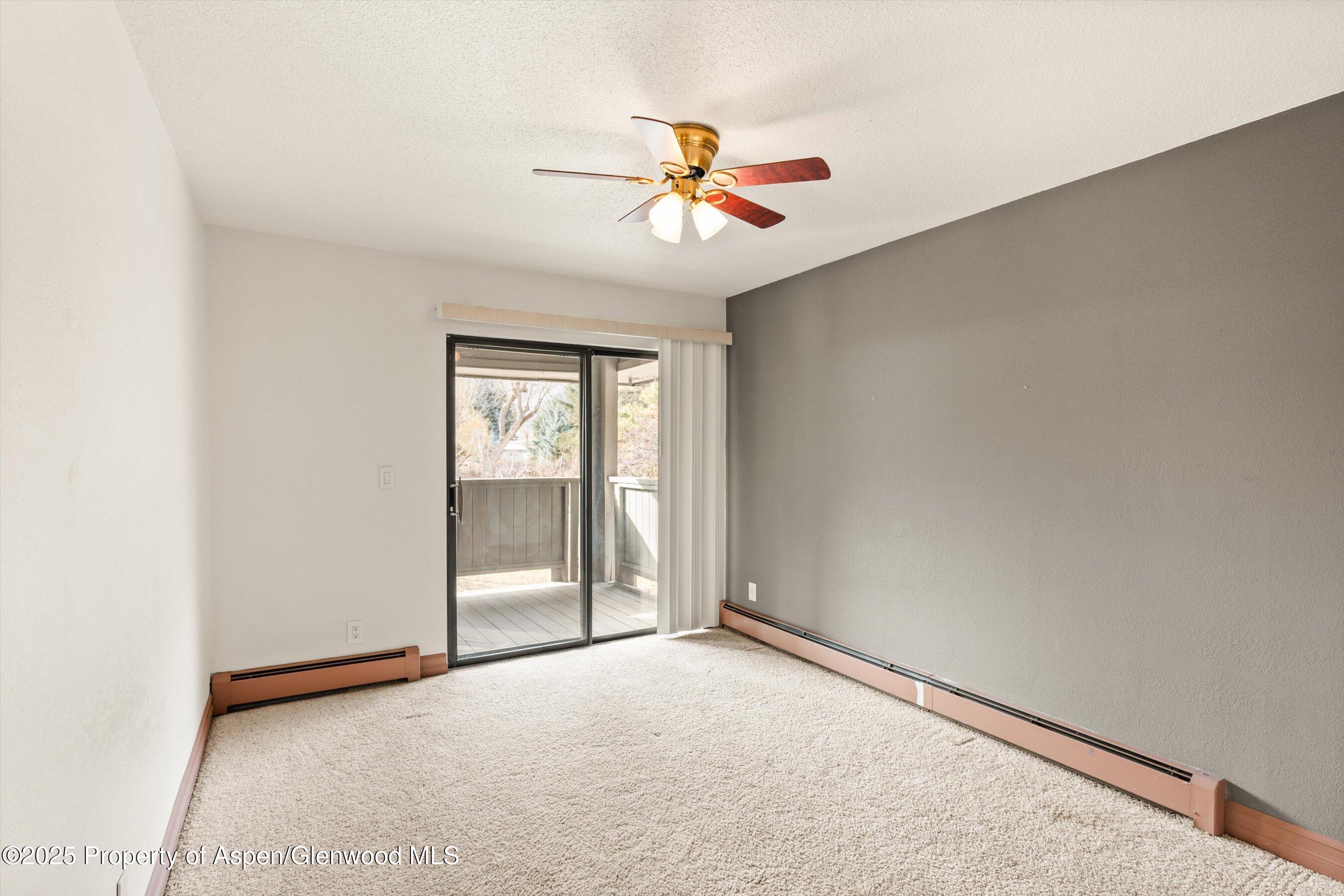 1527 Blake Ave, 209 Property Photo 11