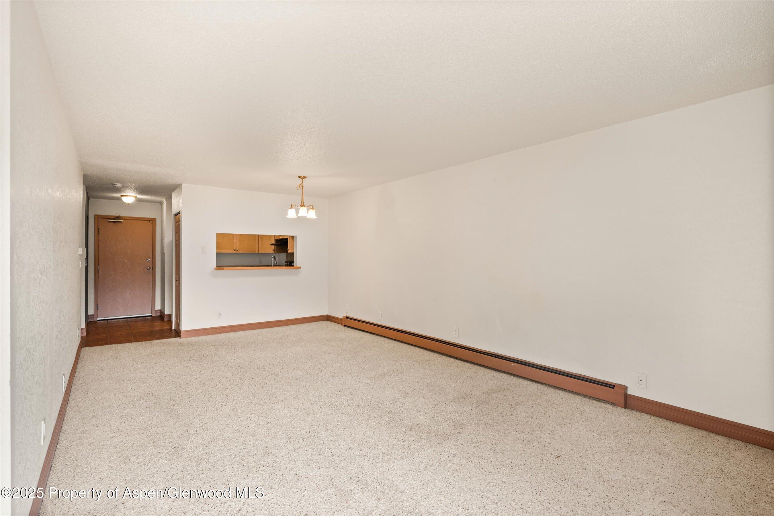 1527 Blake Ave, 209 Property Photo 13