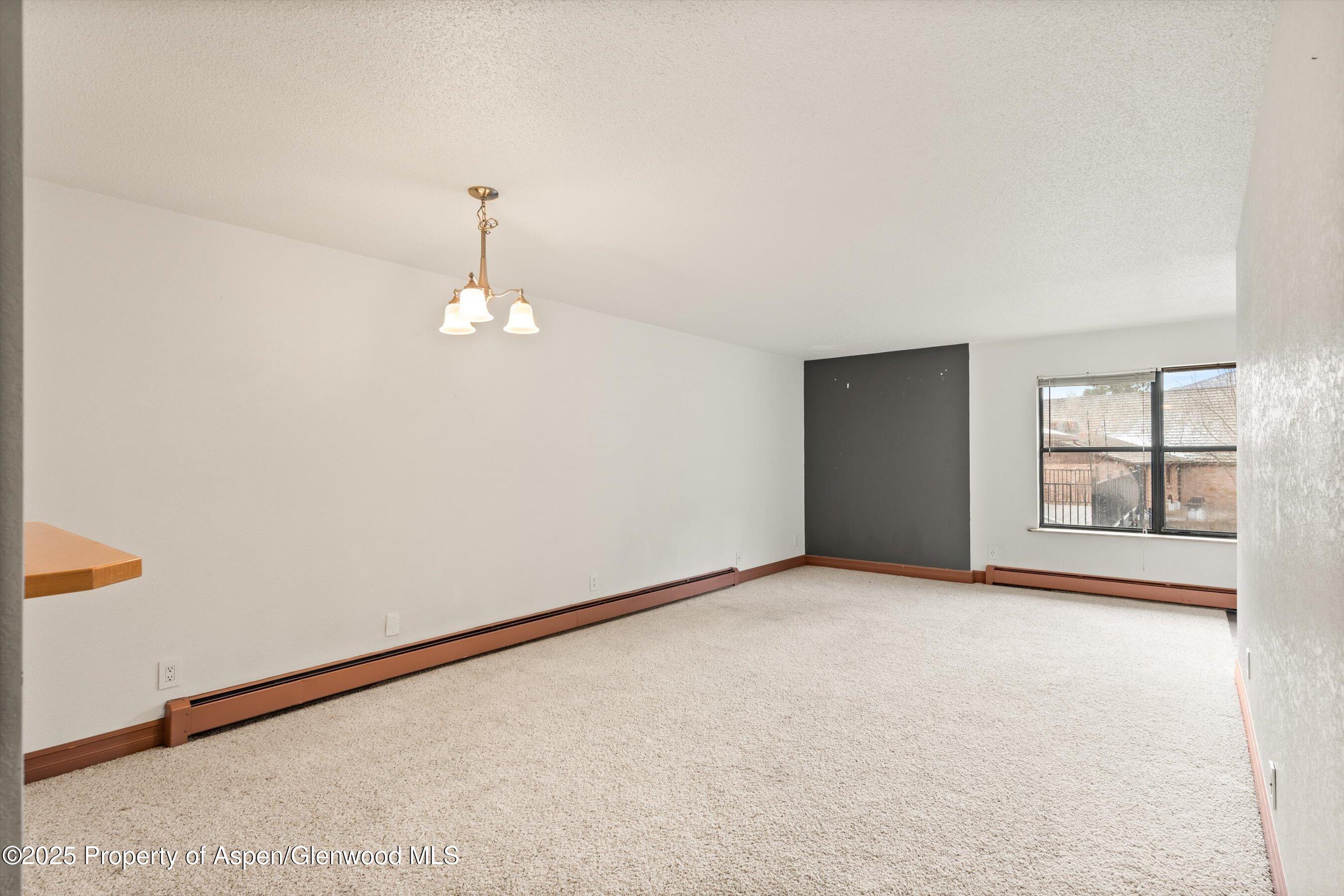 1527 Blake Ave, 209 Property Photo 14