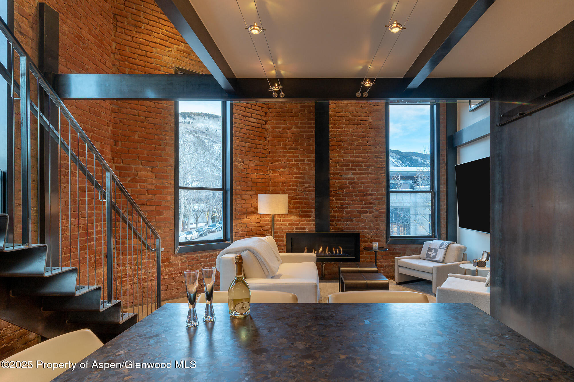 205 S Galena Street, 13 Property Photo 13