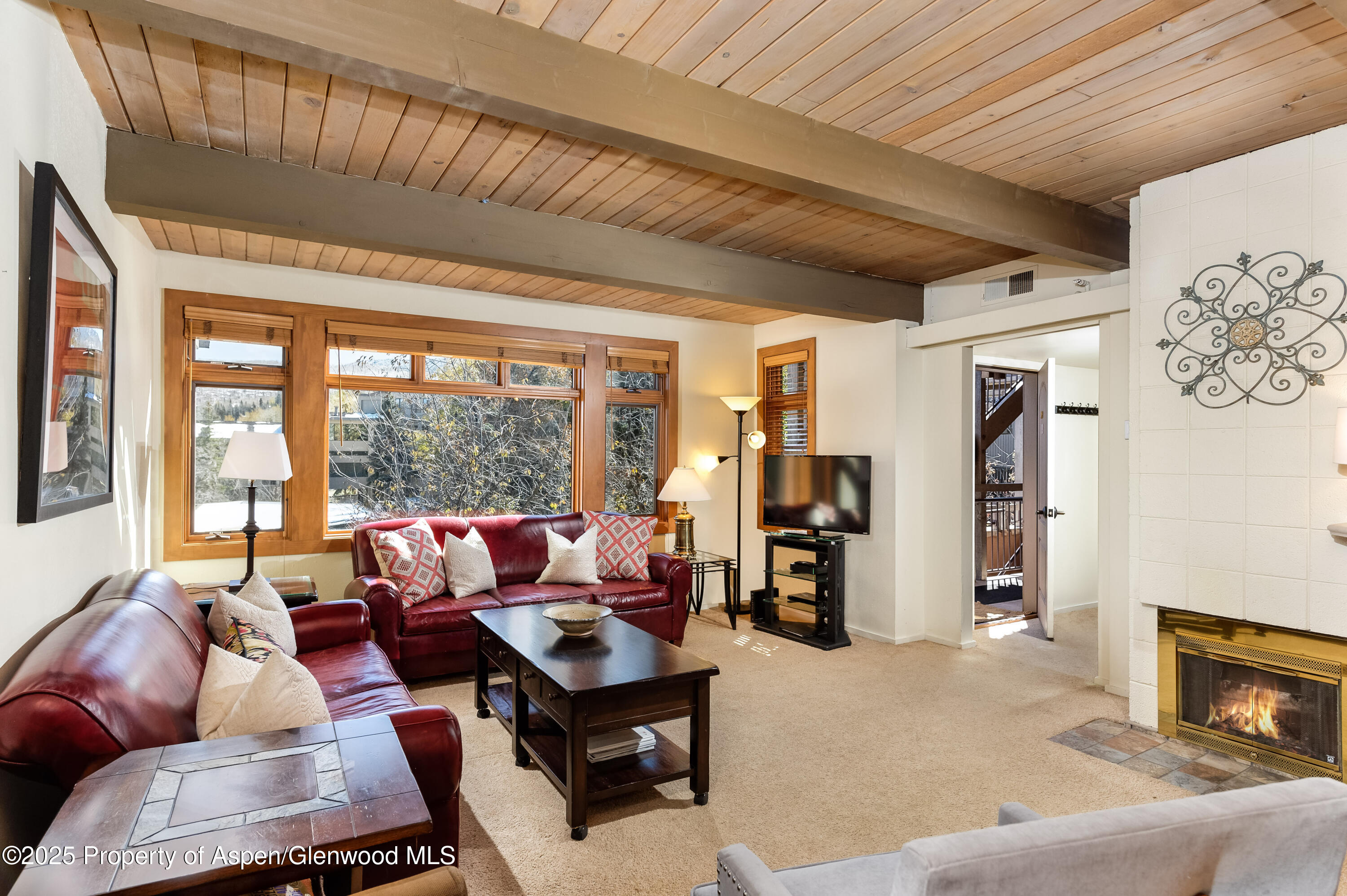 600 Carriage Way, J14 Property Photo 2