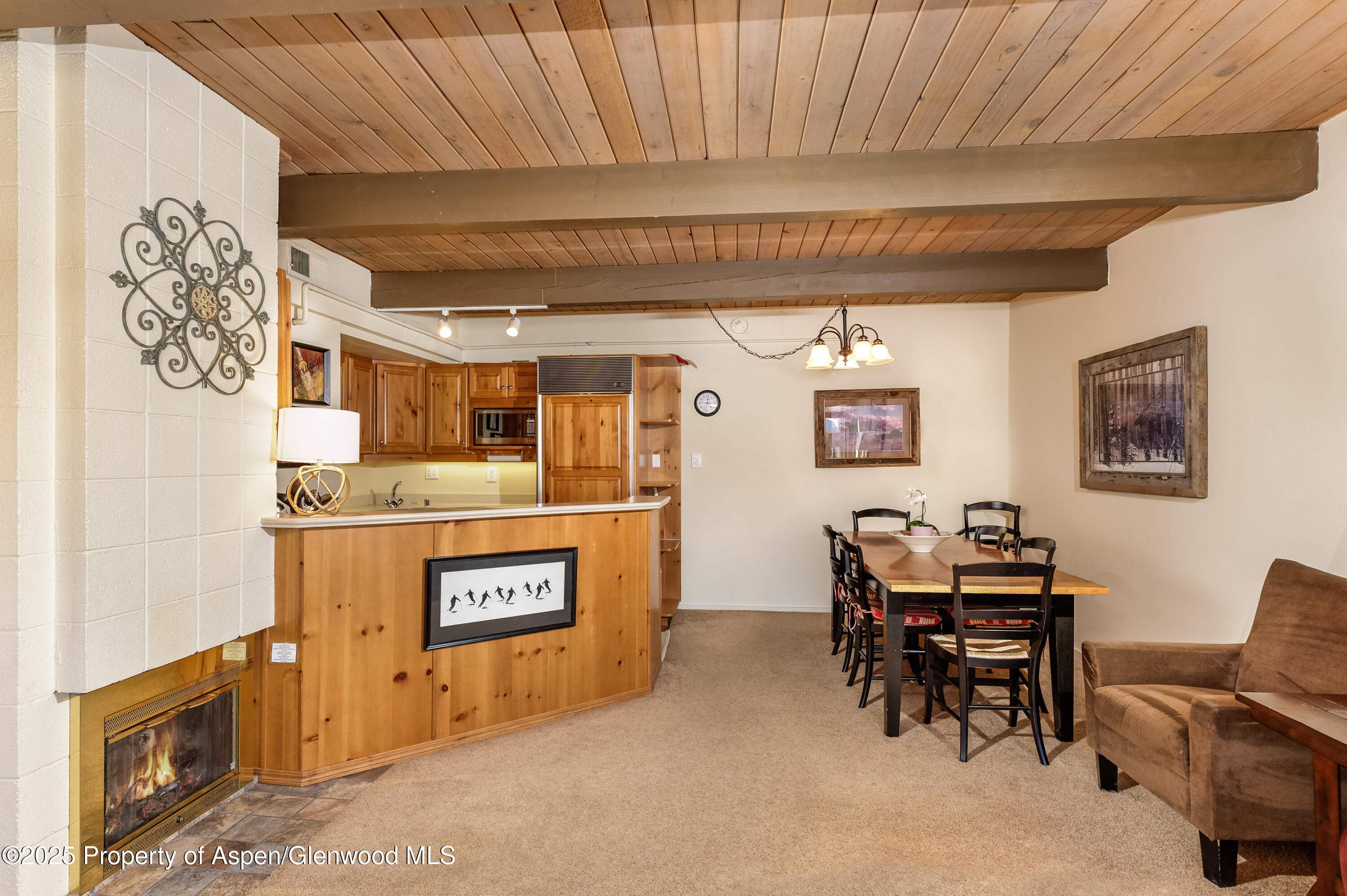 600 Carriage Way, J14 Property Photo 4