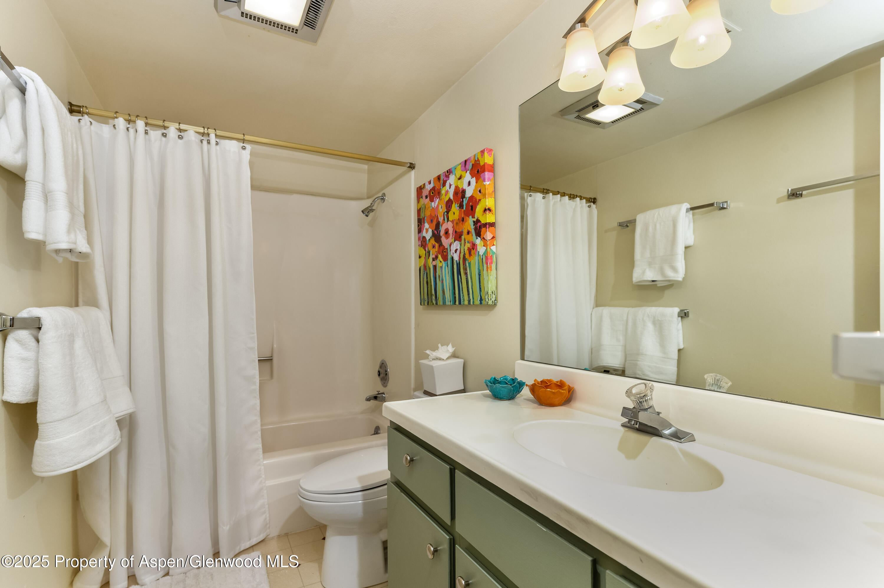 600 Carriage Way, J14 Property Photo 7