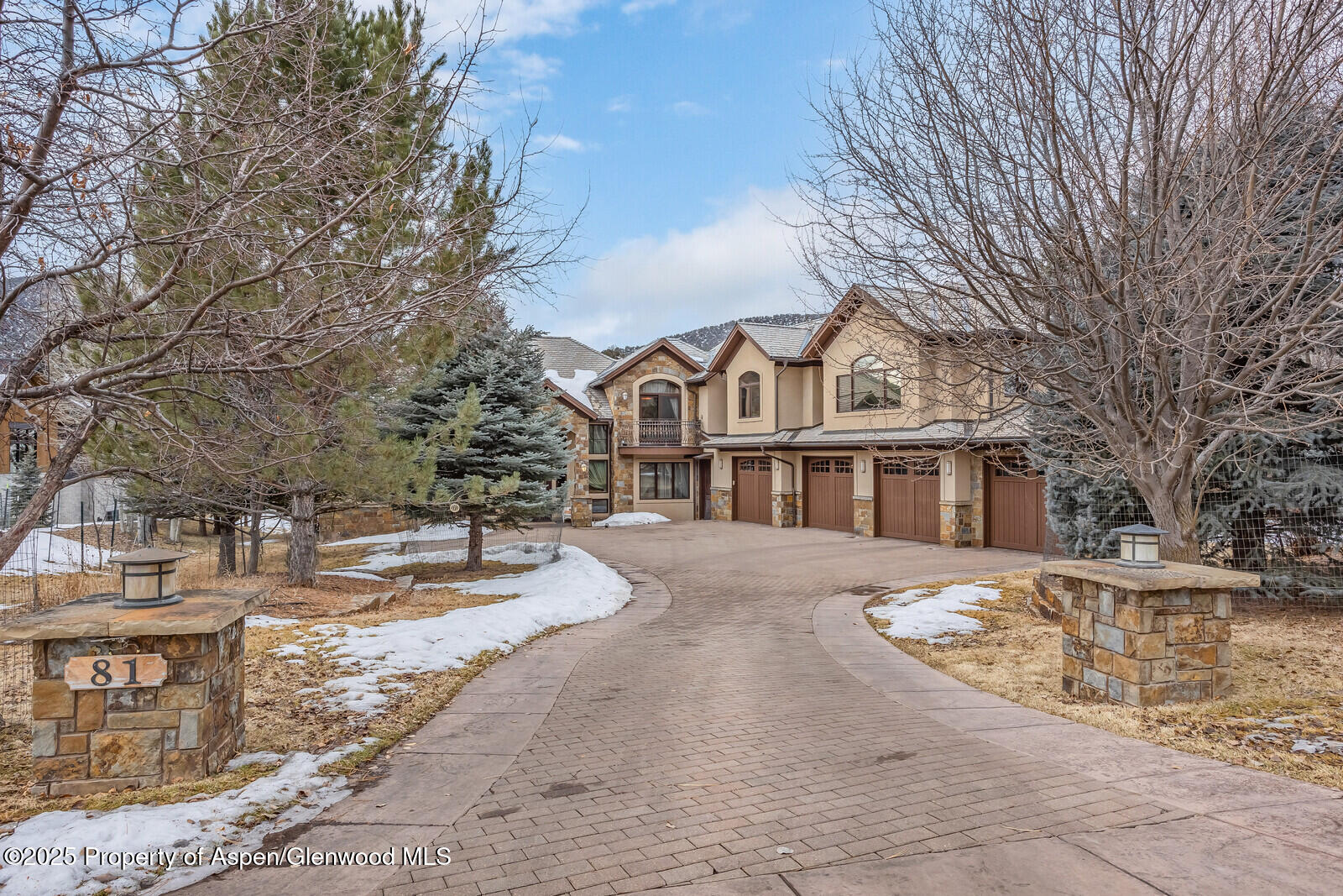 81 River Park Lane Property Photo