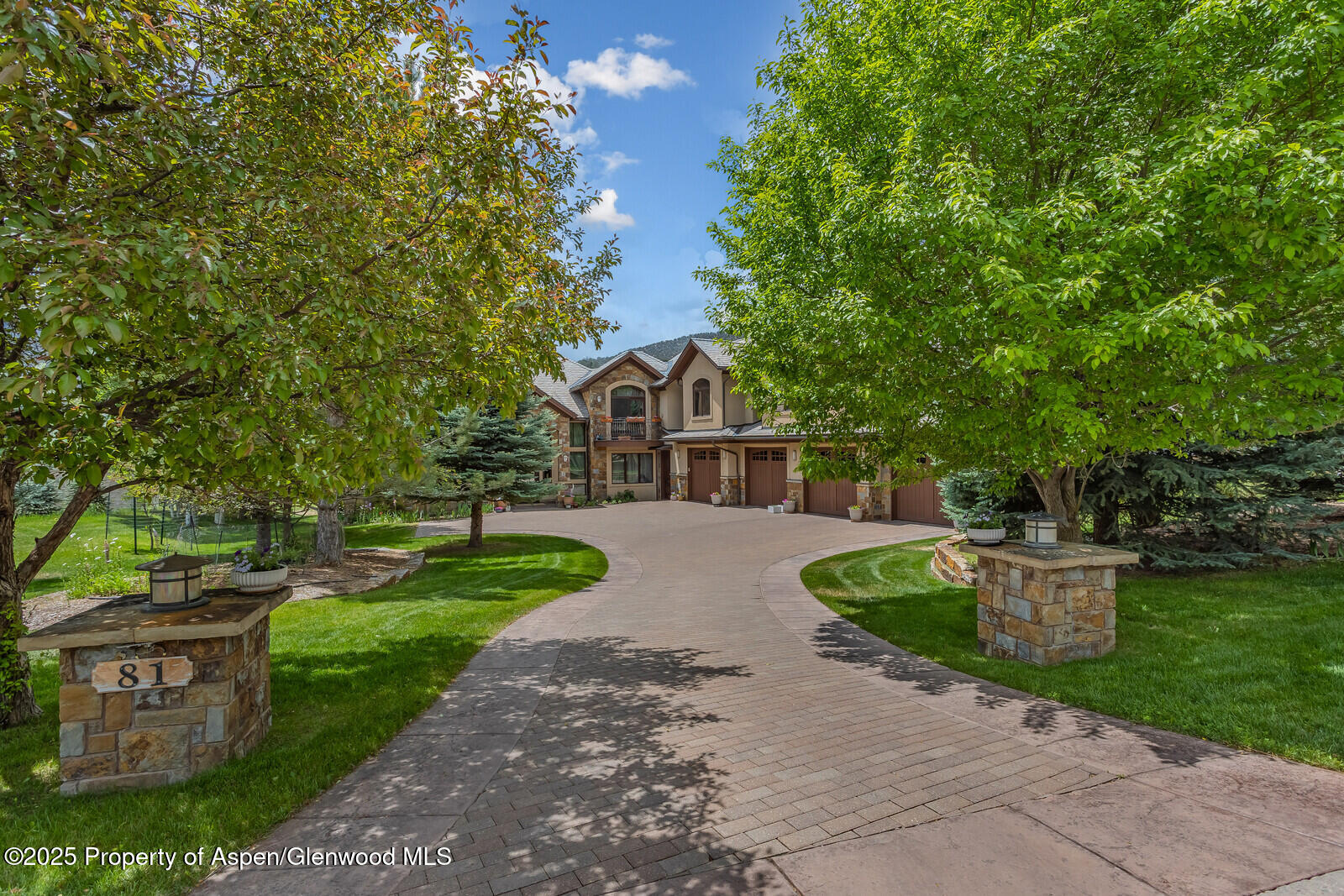 81 River Park Lane Property Photo