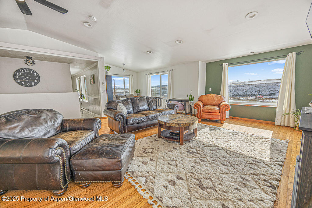 86 Counts Drive Property Photo 3