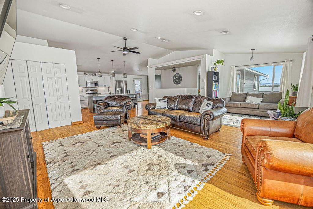 86 Counts Drive Property Photo 4