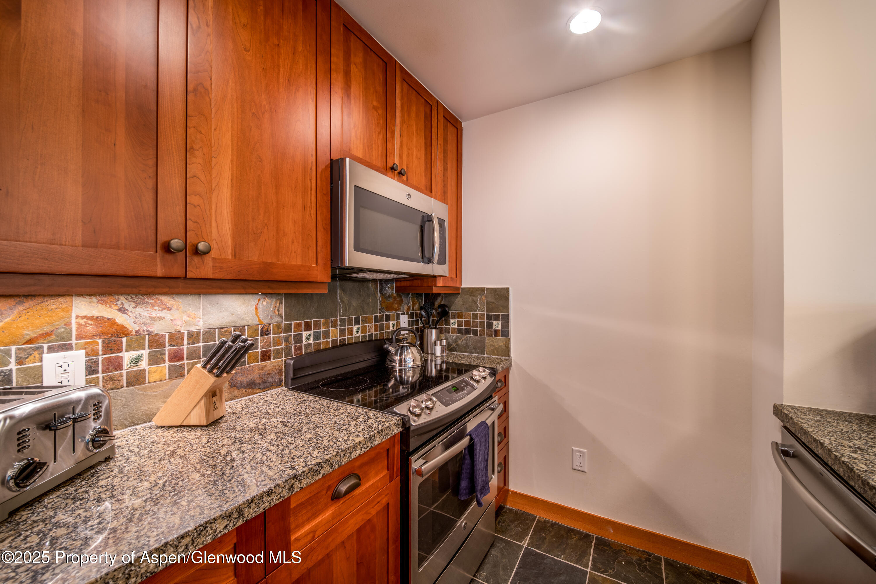 110 Carriage Way, 3403 Property Photo 6