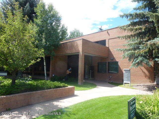 225 N Mill Street, 203 Property Photo