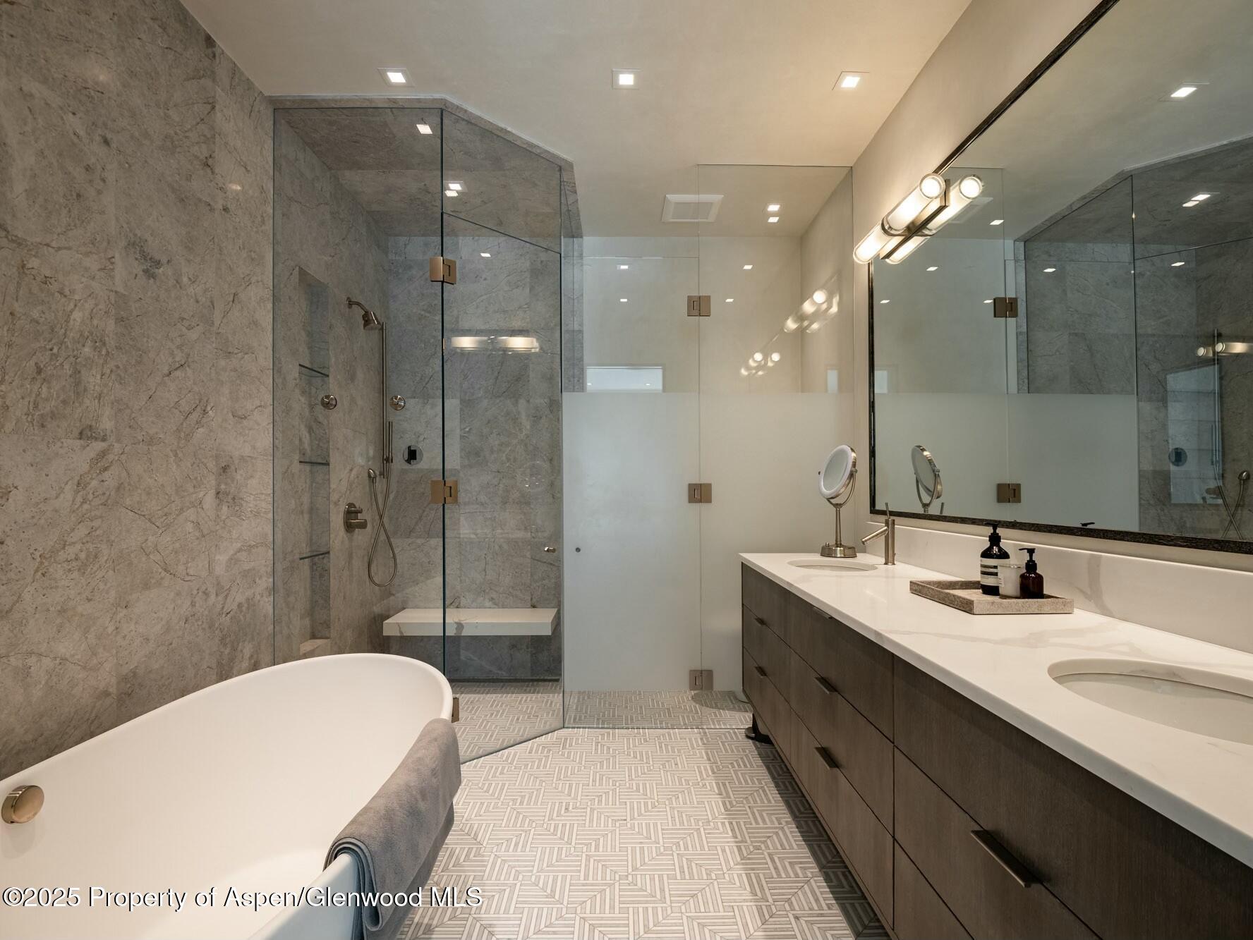 1154 E Cooper Avenue Property Photo 16