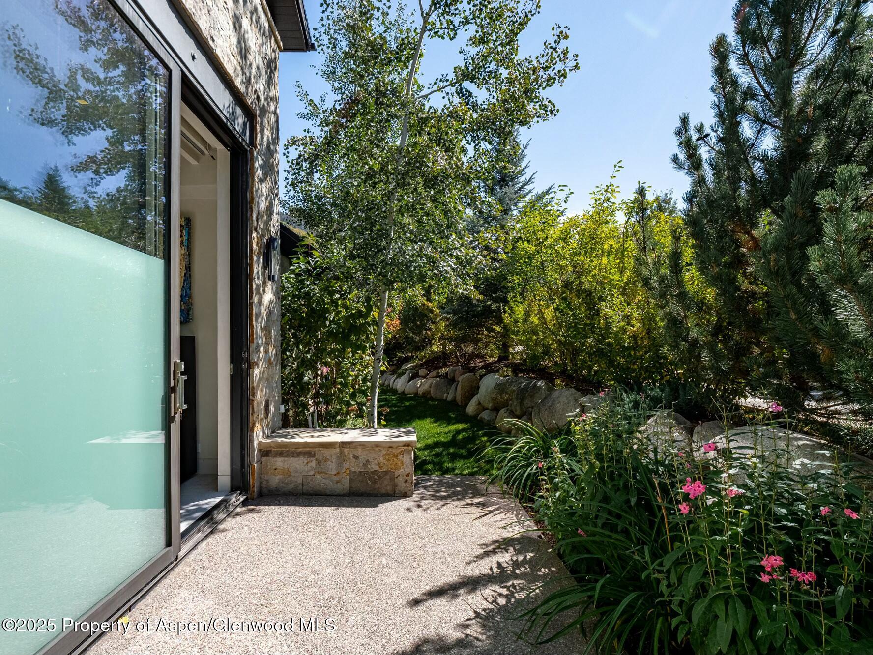 1154 E Cooper Avenue Property Photo 19