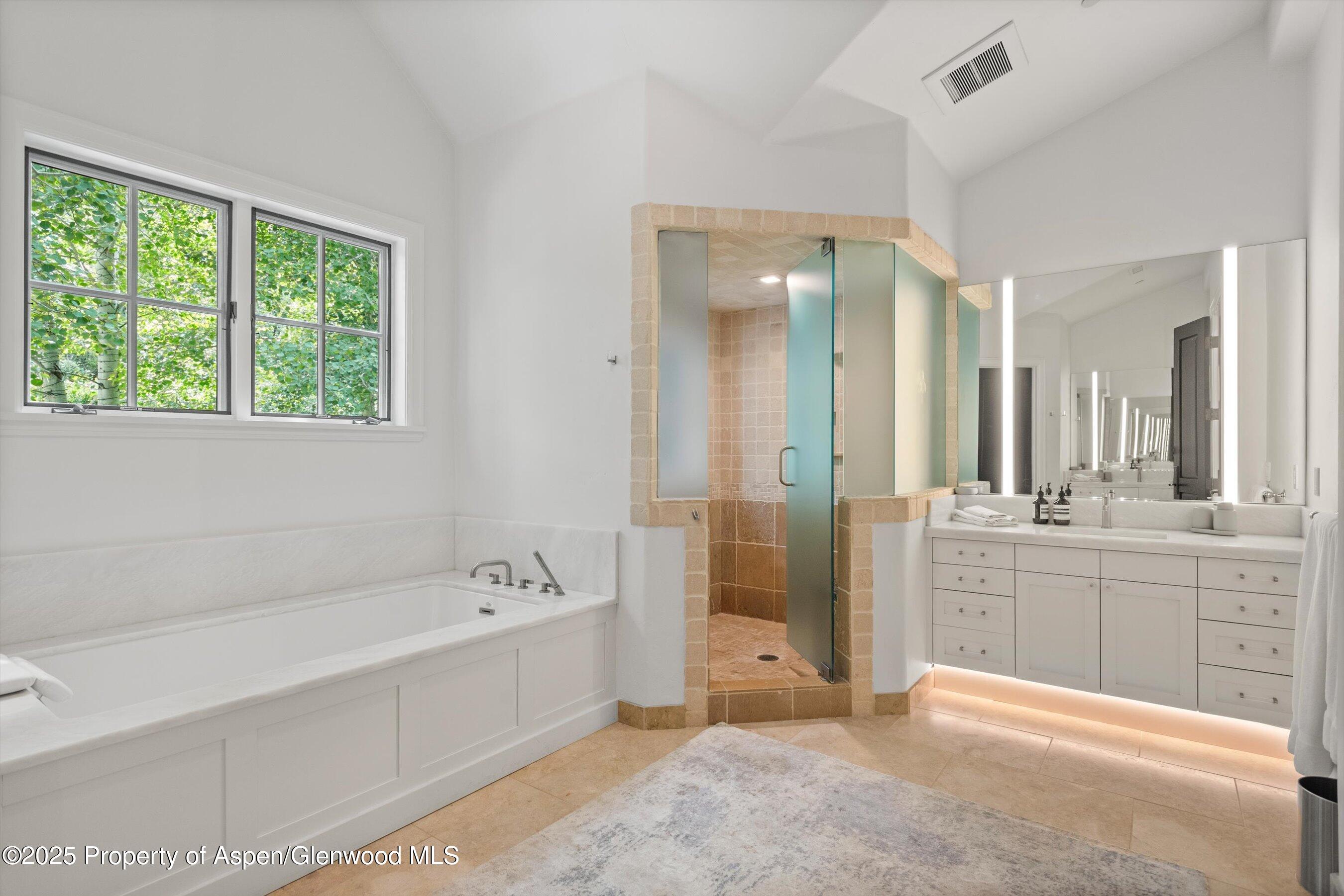 289 Exhibition Lane Property Photo 12