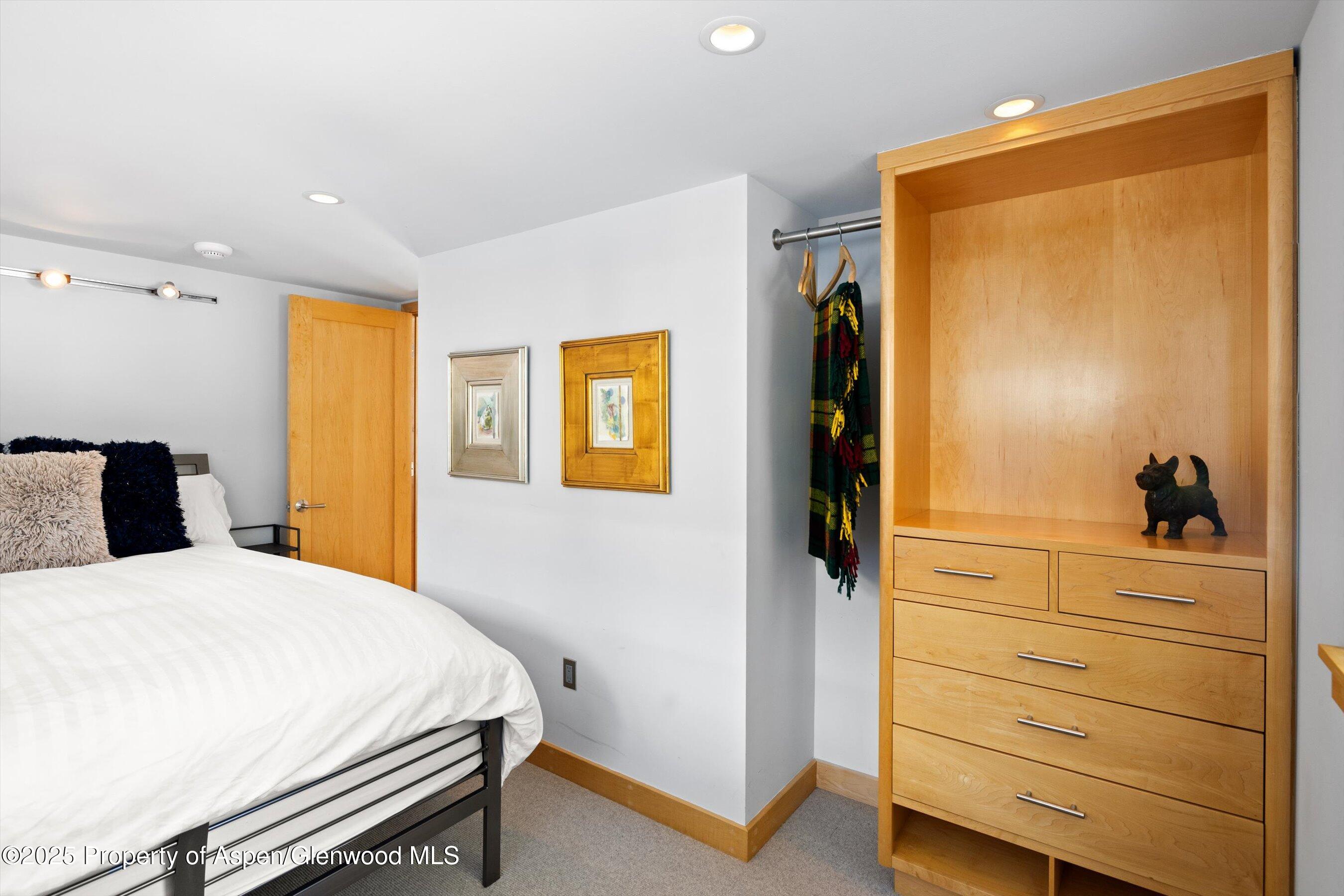 201 Midland Avenue Property Photo 24