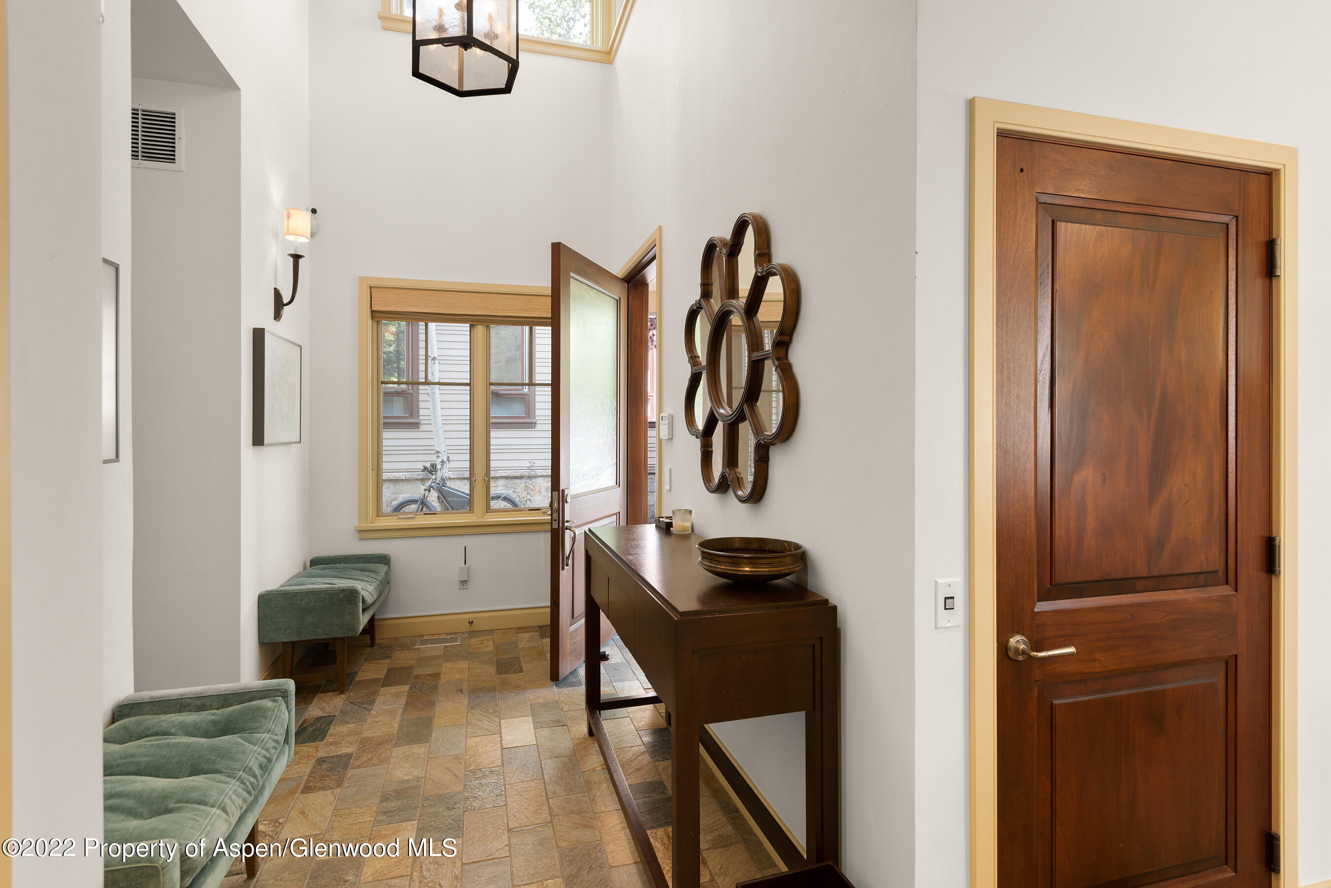 509 W Hopkins Avenue Property Photo 19