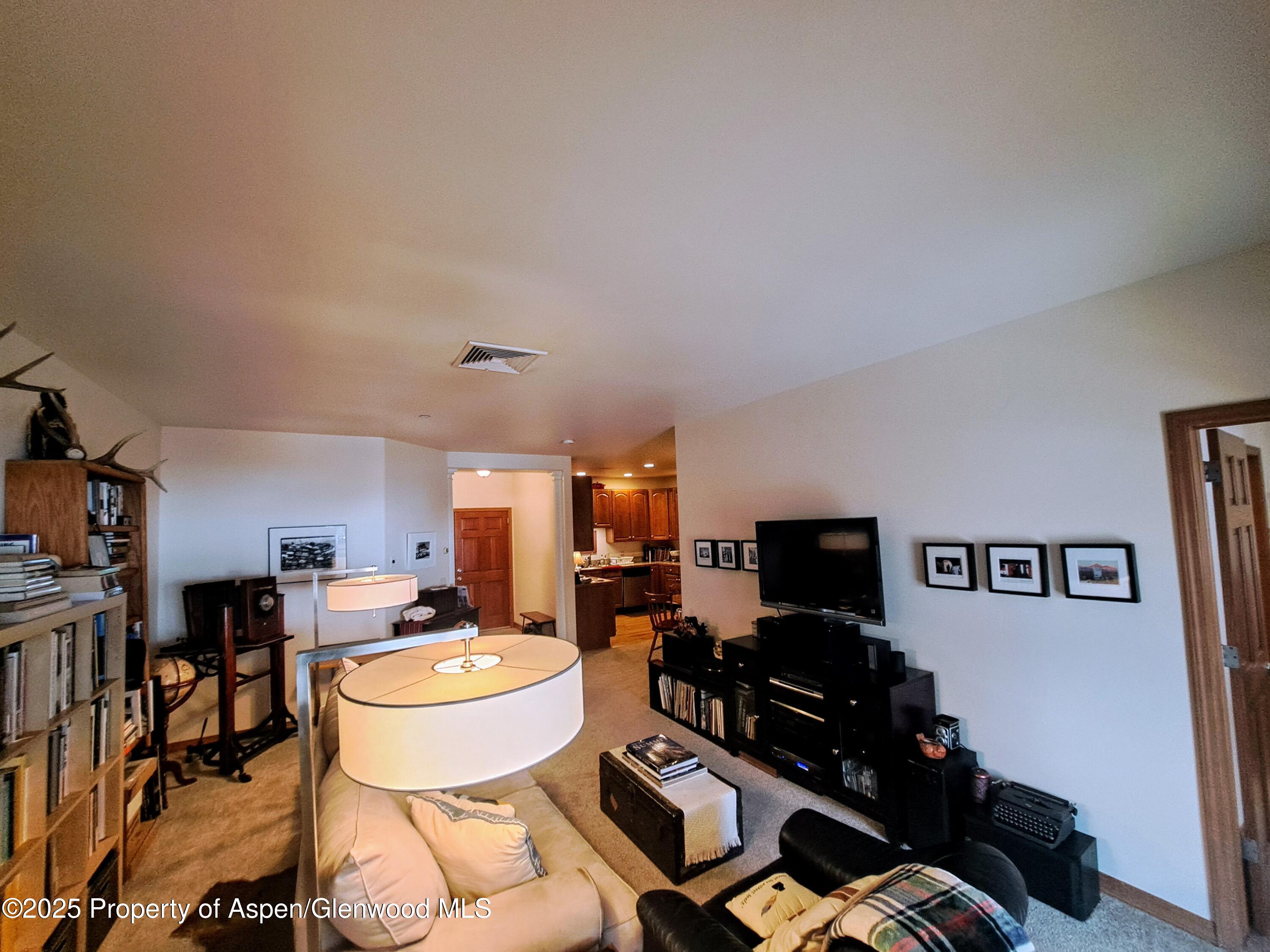 2520 S Grand Avenue, 3g Property Photo 4